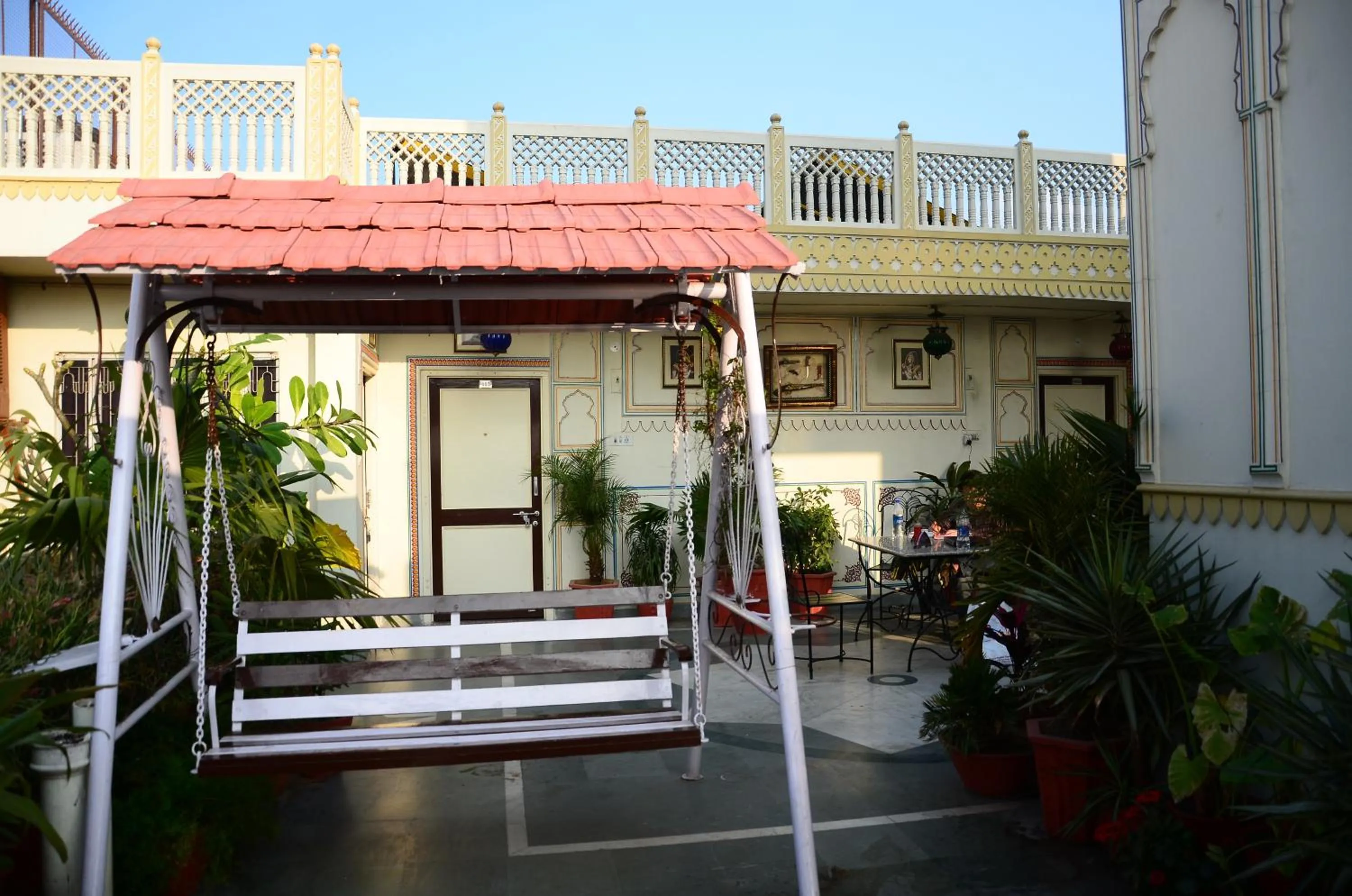 Restaurant/places to eat in Hotel Kalyan