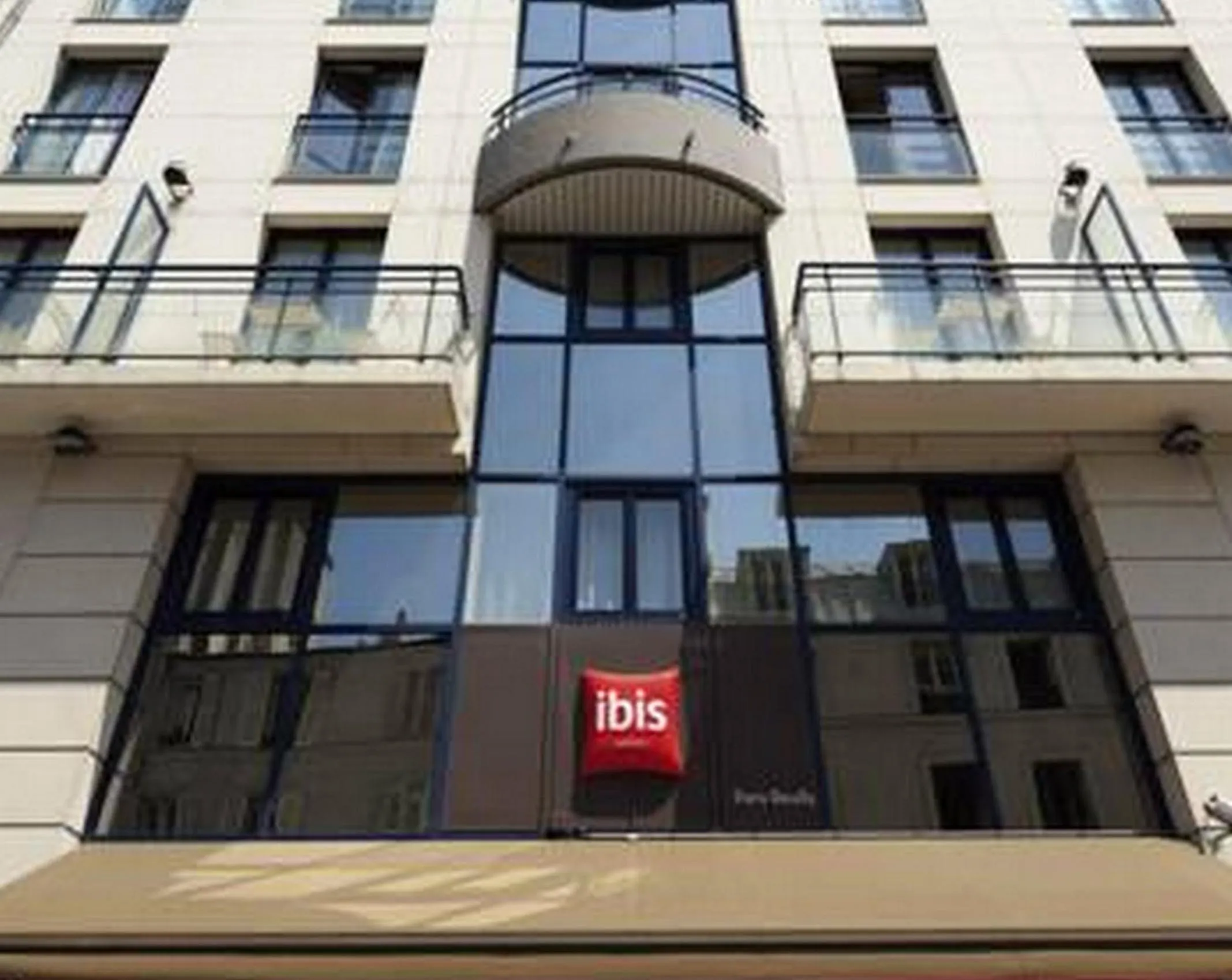 Facade/entrance in ibis Paris Gare de Lyon Reuilly