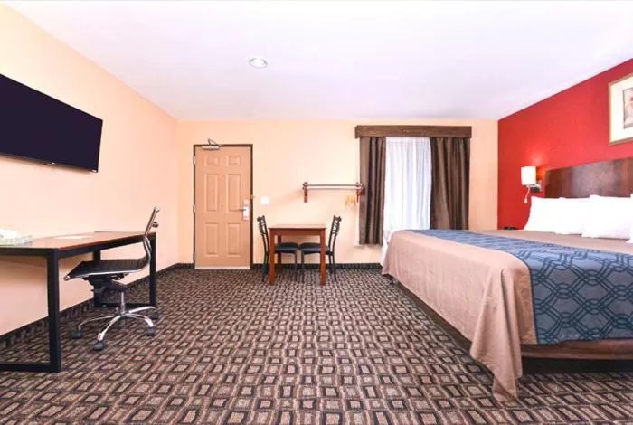 Bed in Americas Best Value Inn-Near NRG Park/Medical Center