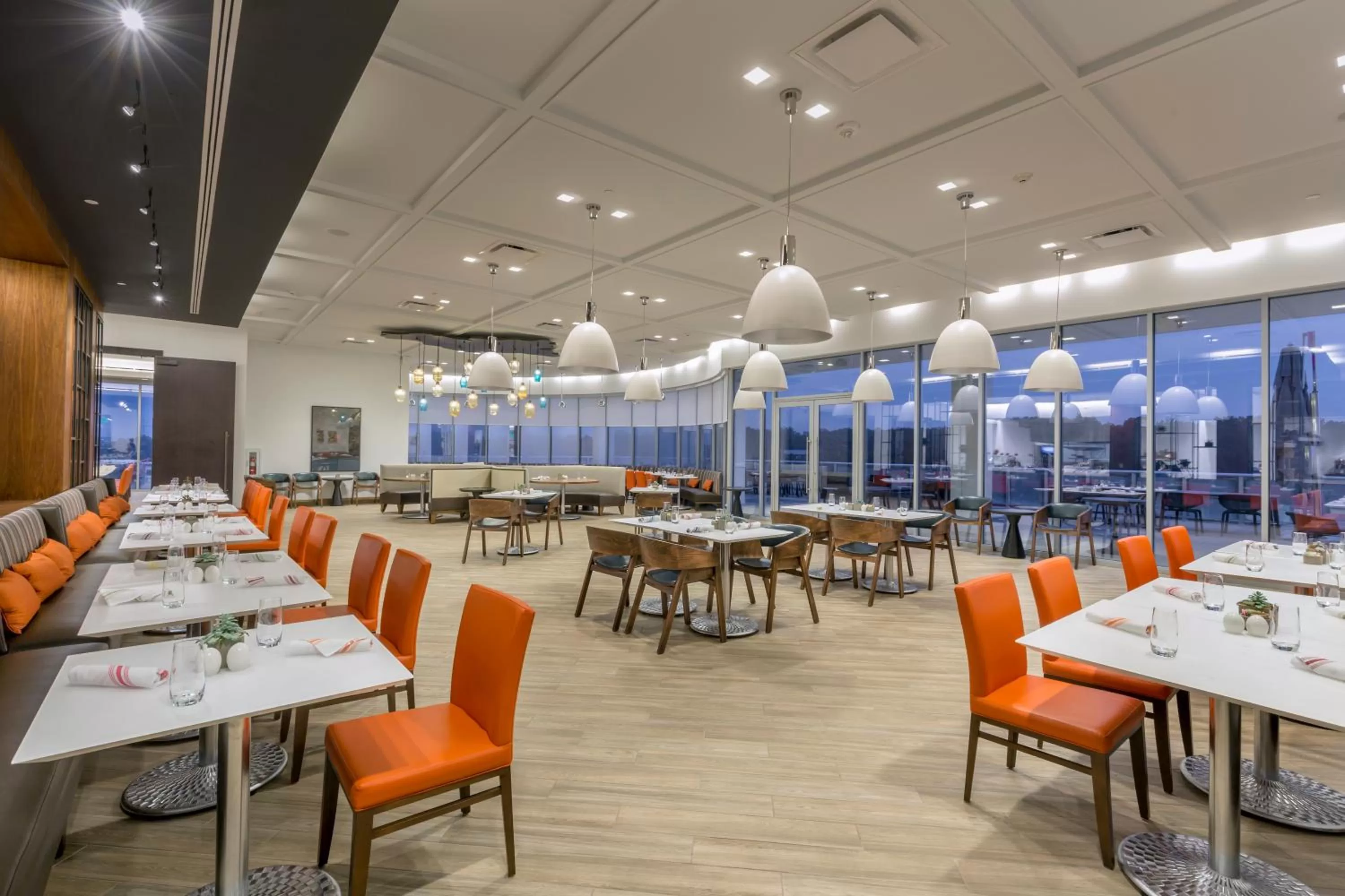 Restaurant/places to eat in The Summit Hotel