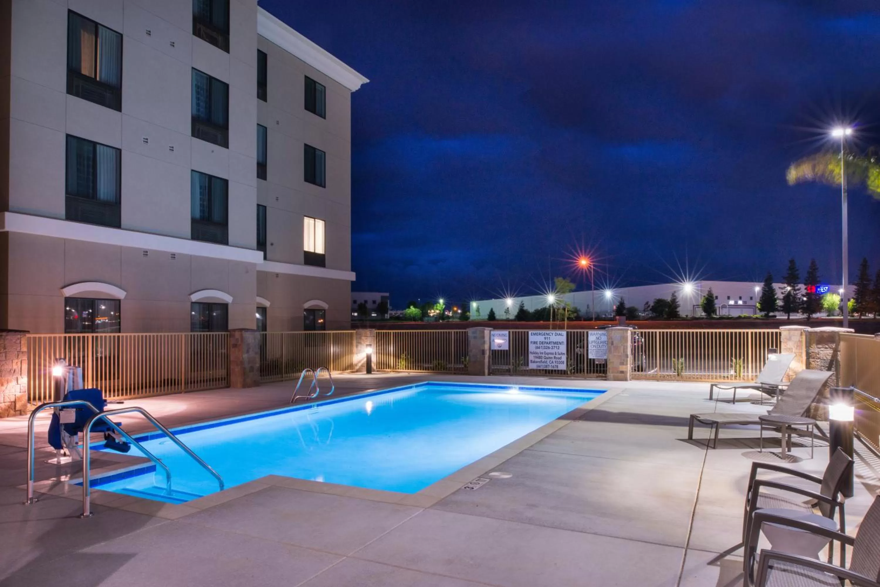Swimming pool in Holiday Inn Express & Suites Bakersfield Airport by IHG