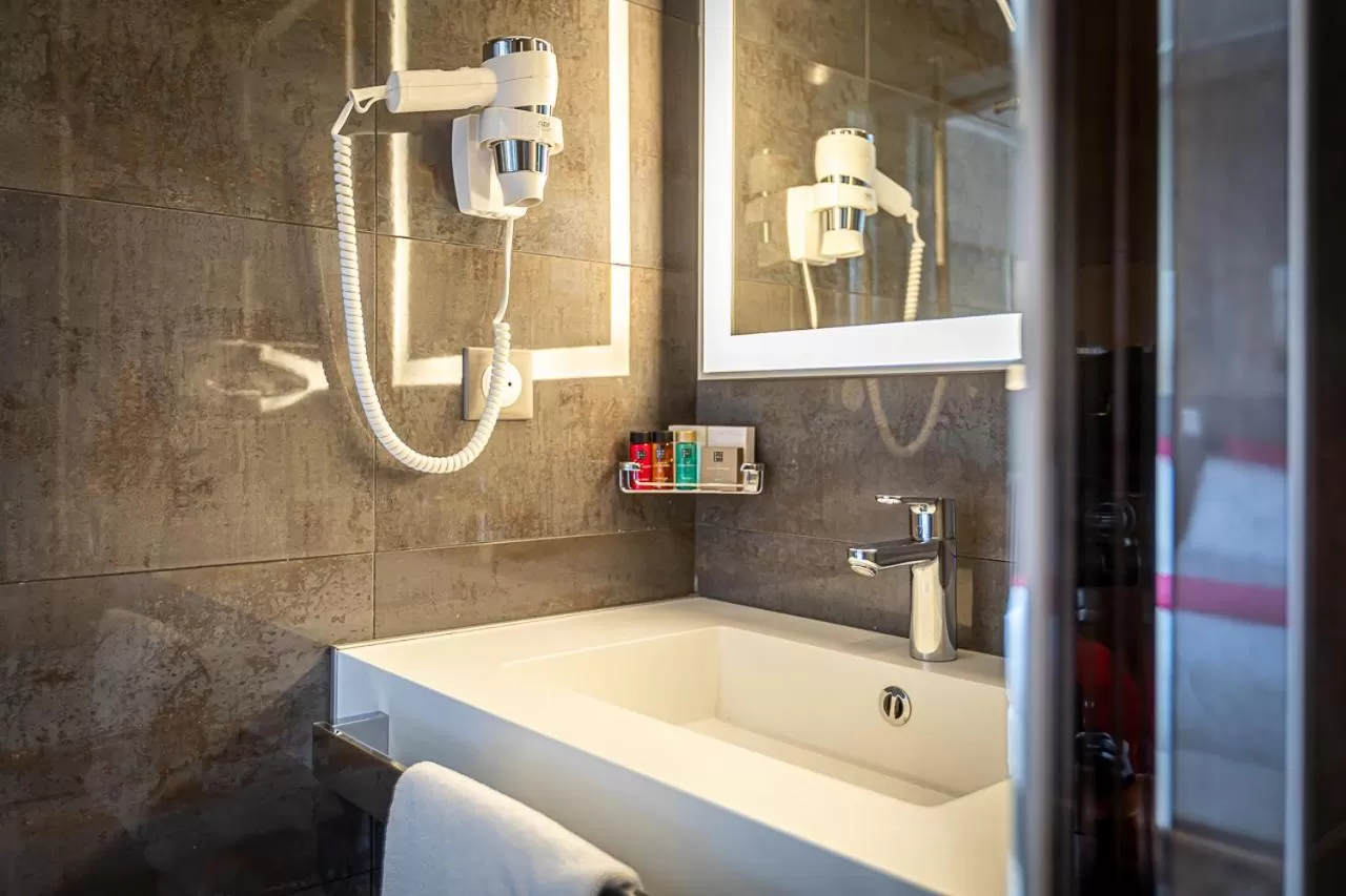 Shower in Hotel Des Dunes