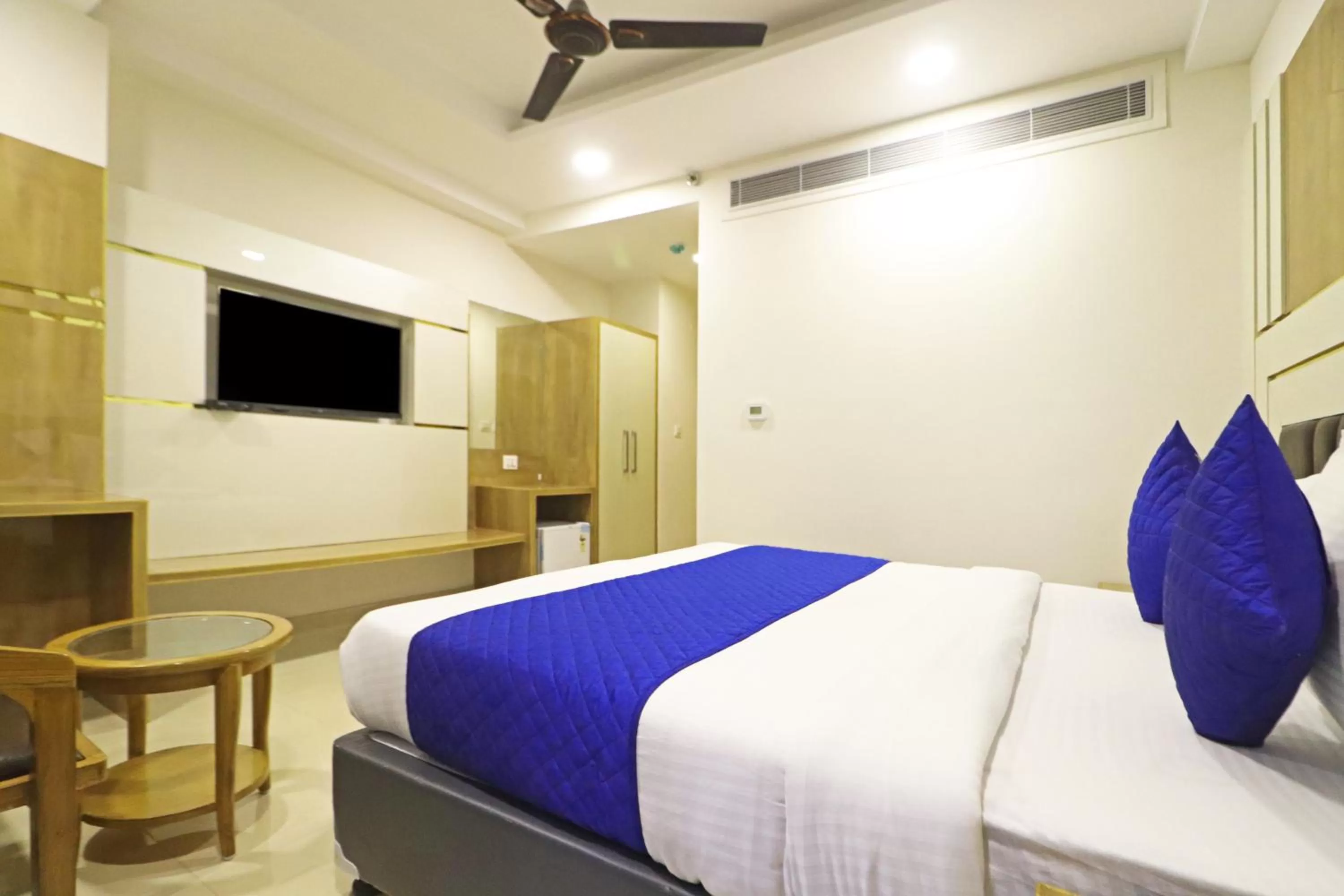 Bedroom, Bed in The Bella Vista -Traveler's choice awarded