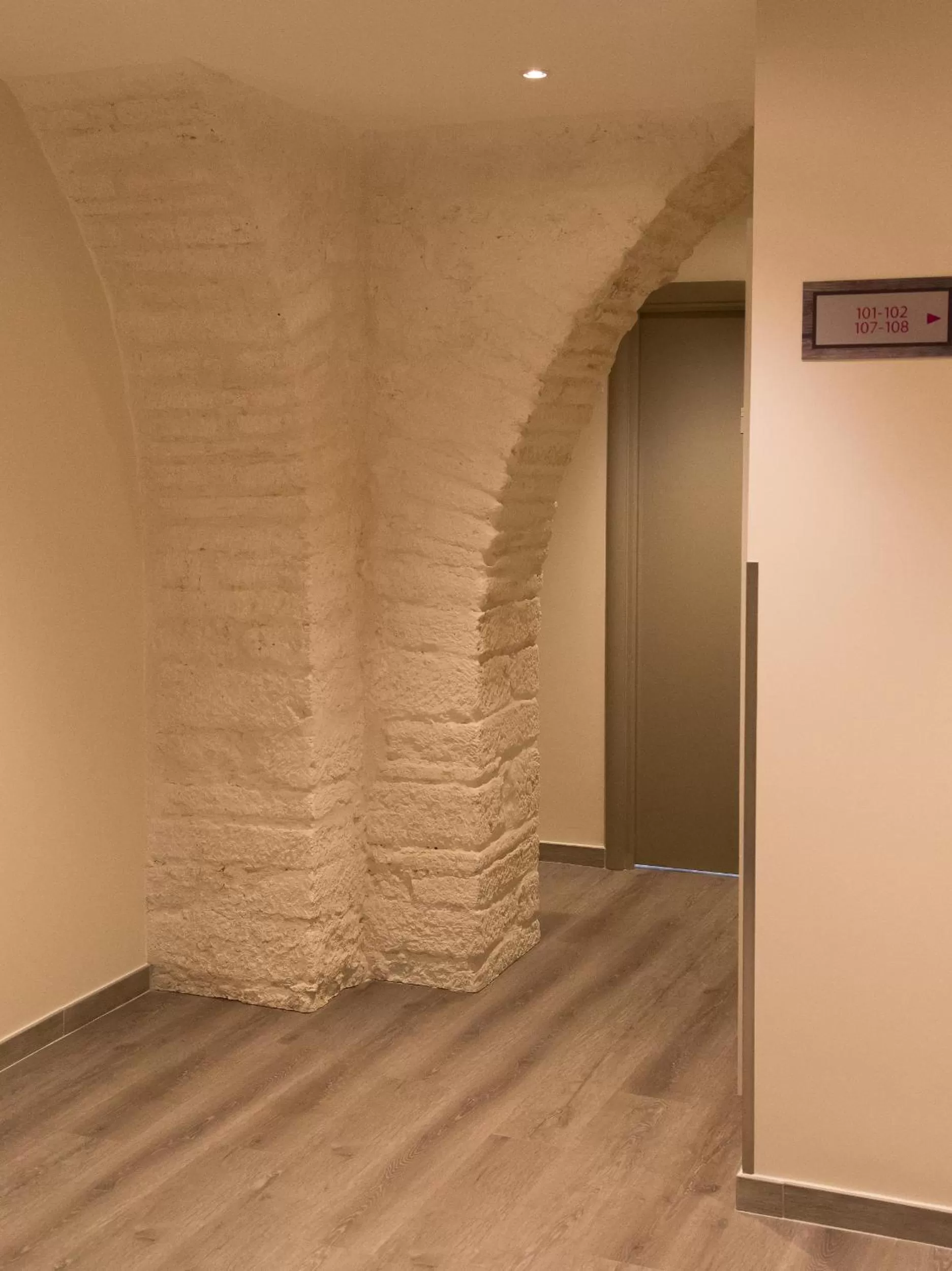 Other in Best Western Hotel du Roy d'Aragon