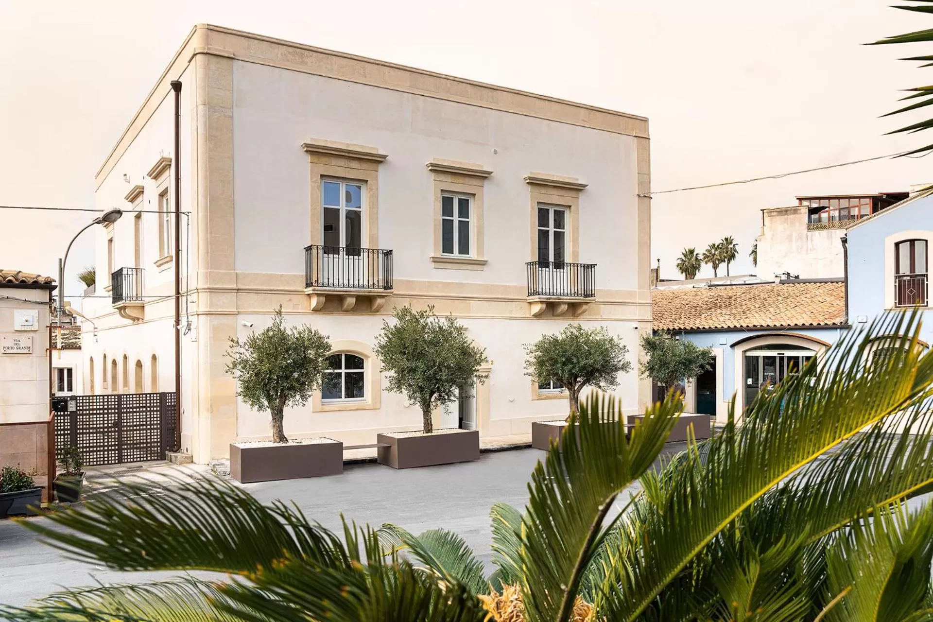 Property building in Byssus Suites