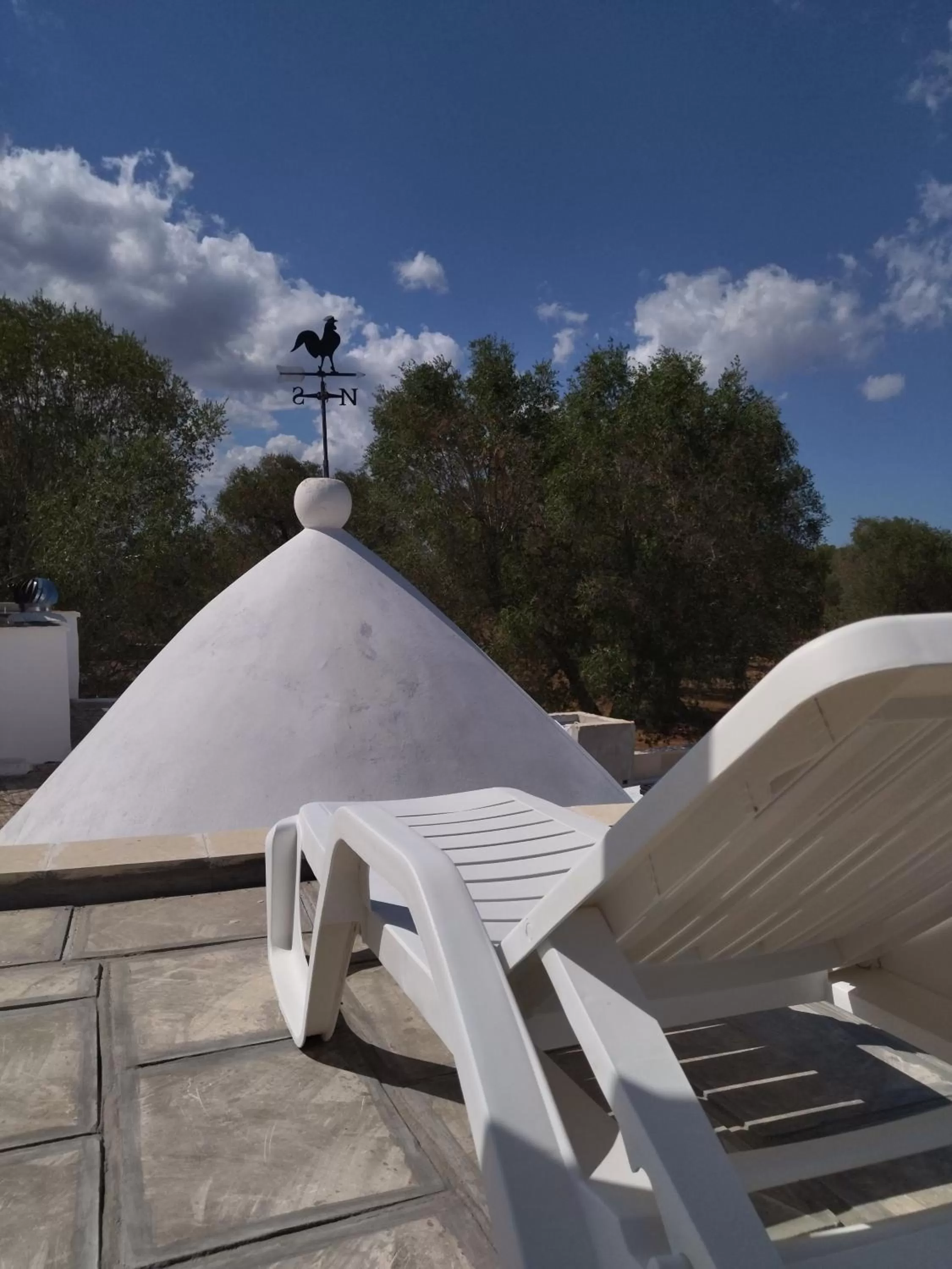 sunbed in TRULLO CARMEN