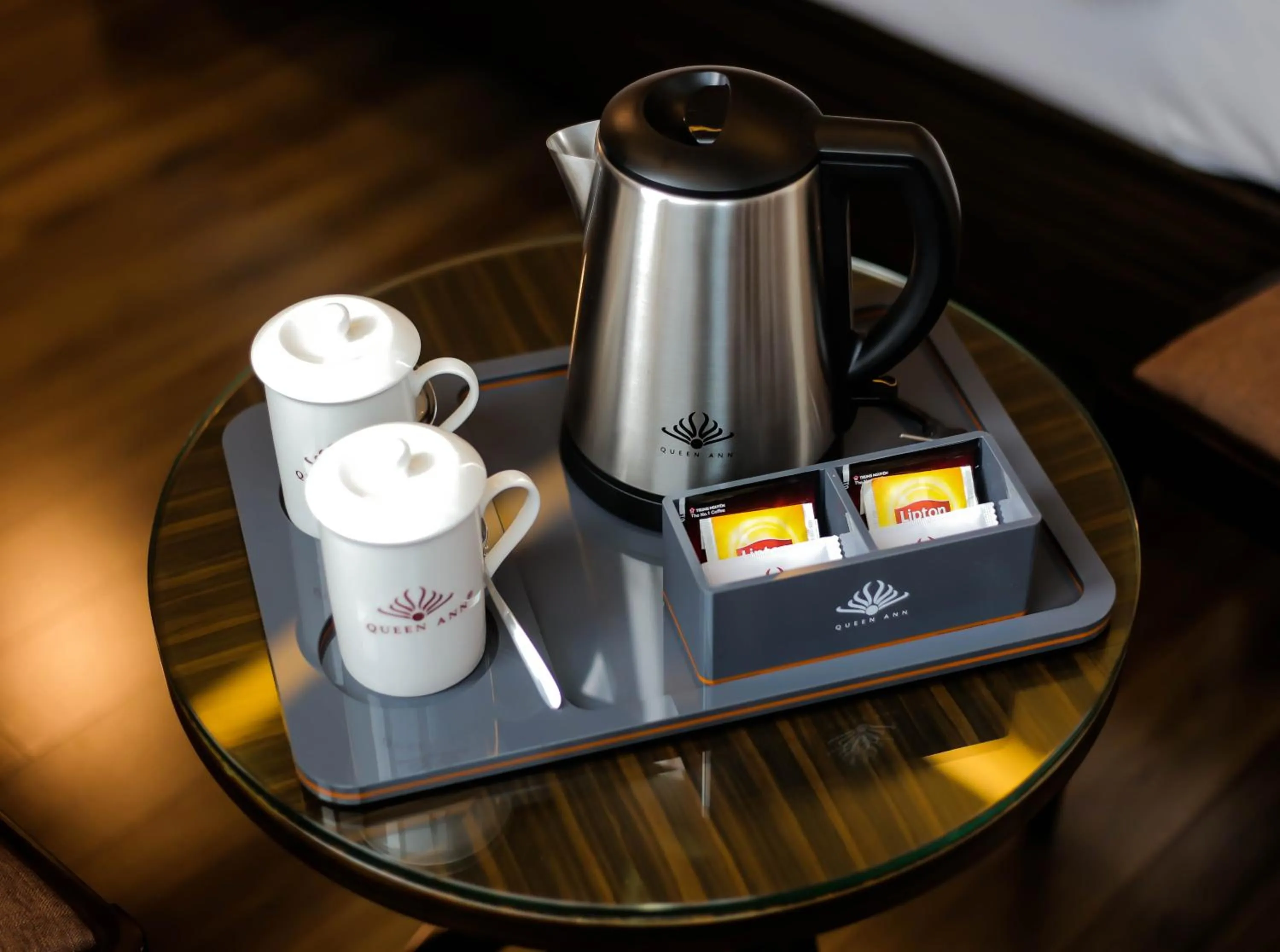 Coffee/tea facilities in Queen Ann Hotel