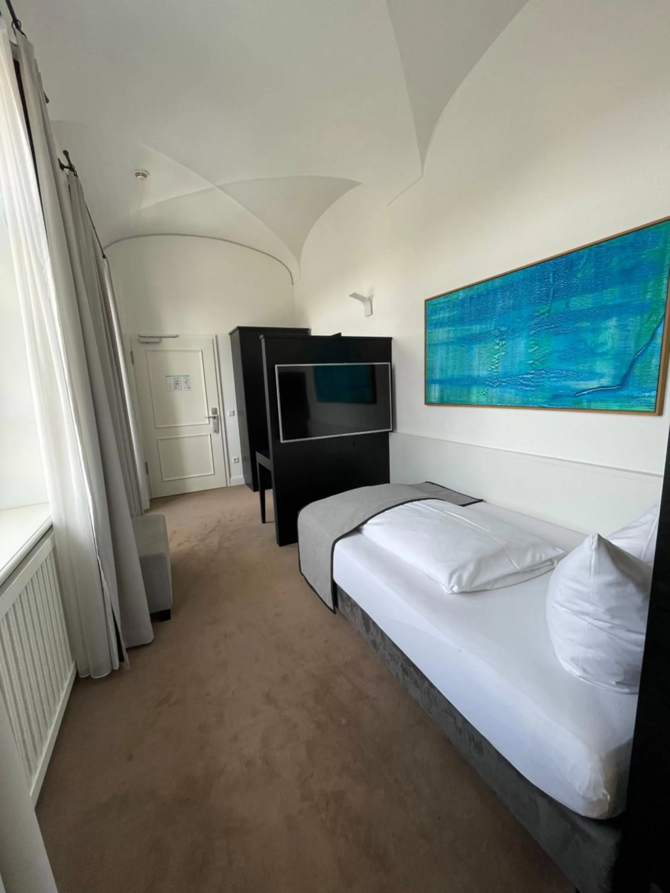 Bedroom, Bed in Hotel Münchner Hof