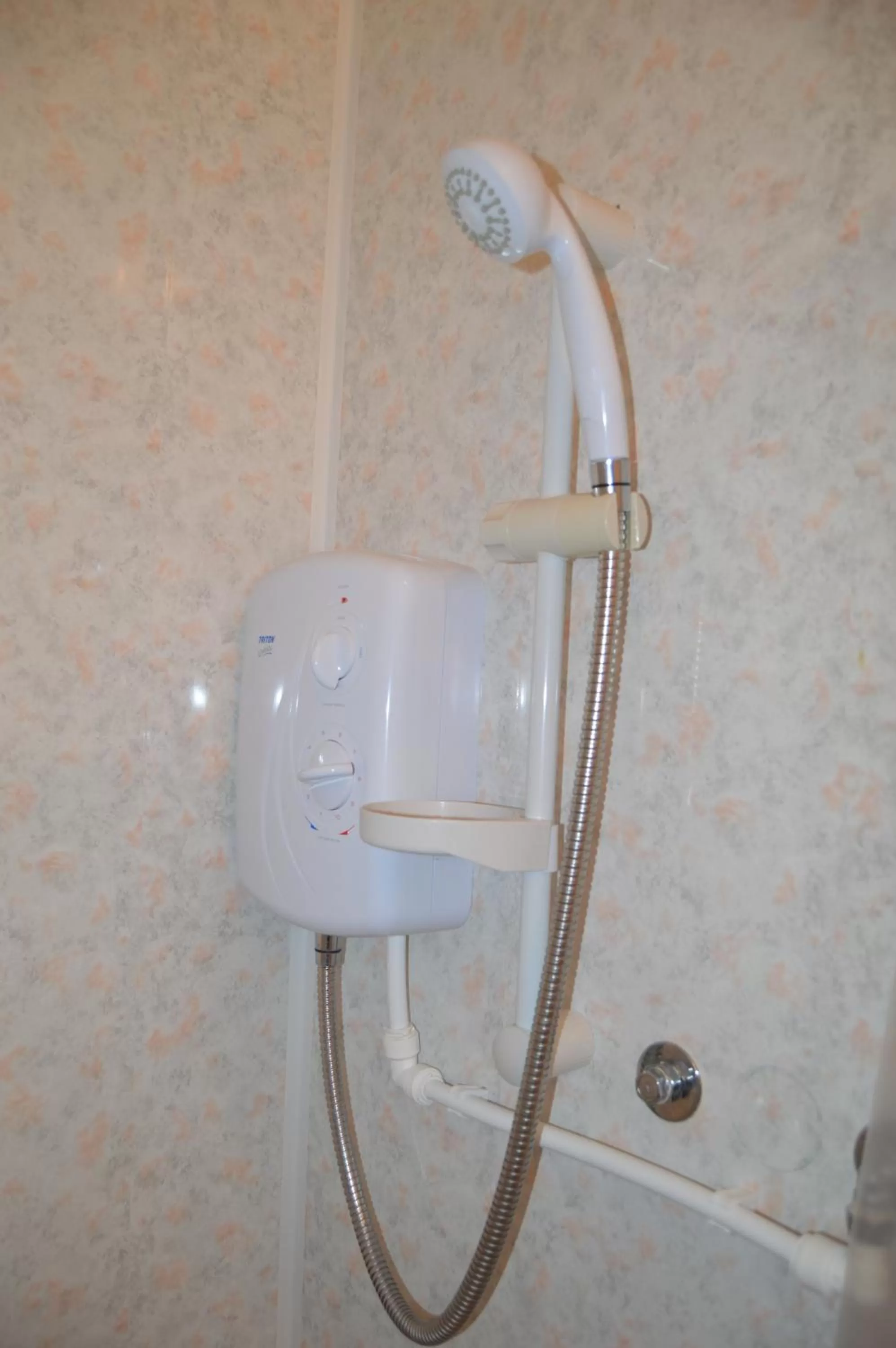 Shower in Wilsons Hotel - Blackpool Tower View