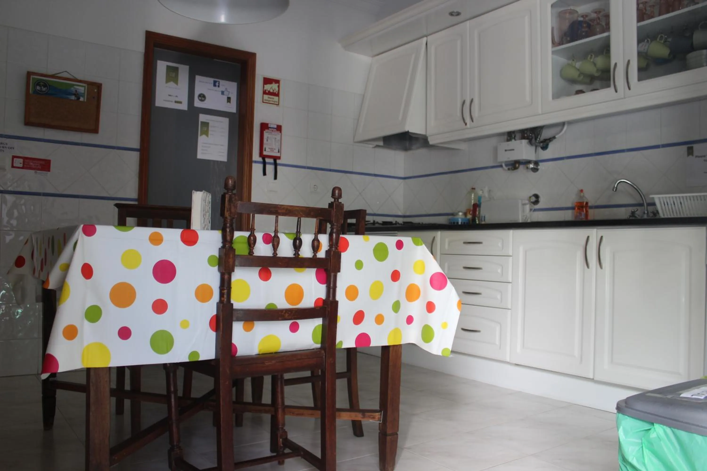 Kitchen or kitchenette in Ericeira Chill Hill Hostel & Private Rooms