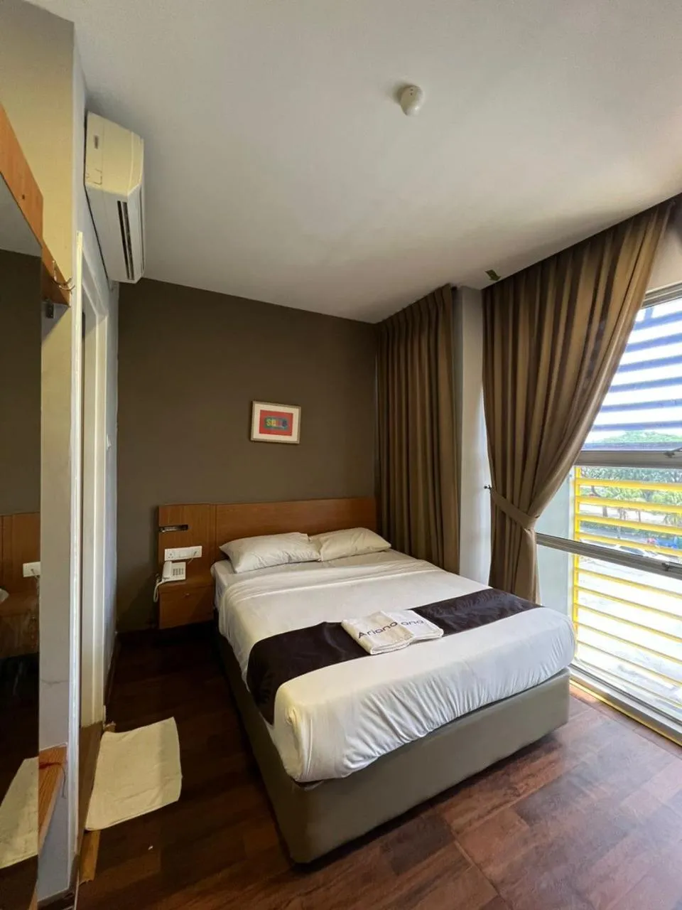 Bed in Hotel Zamburger Second Link