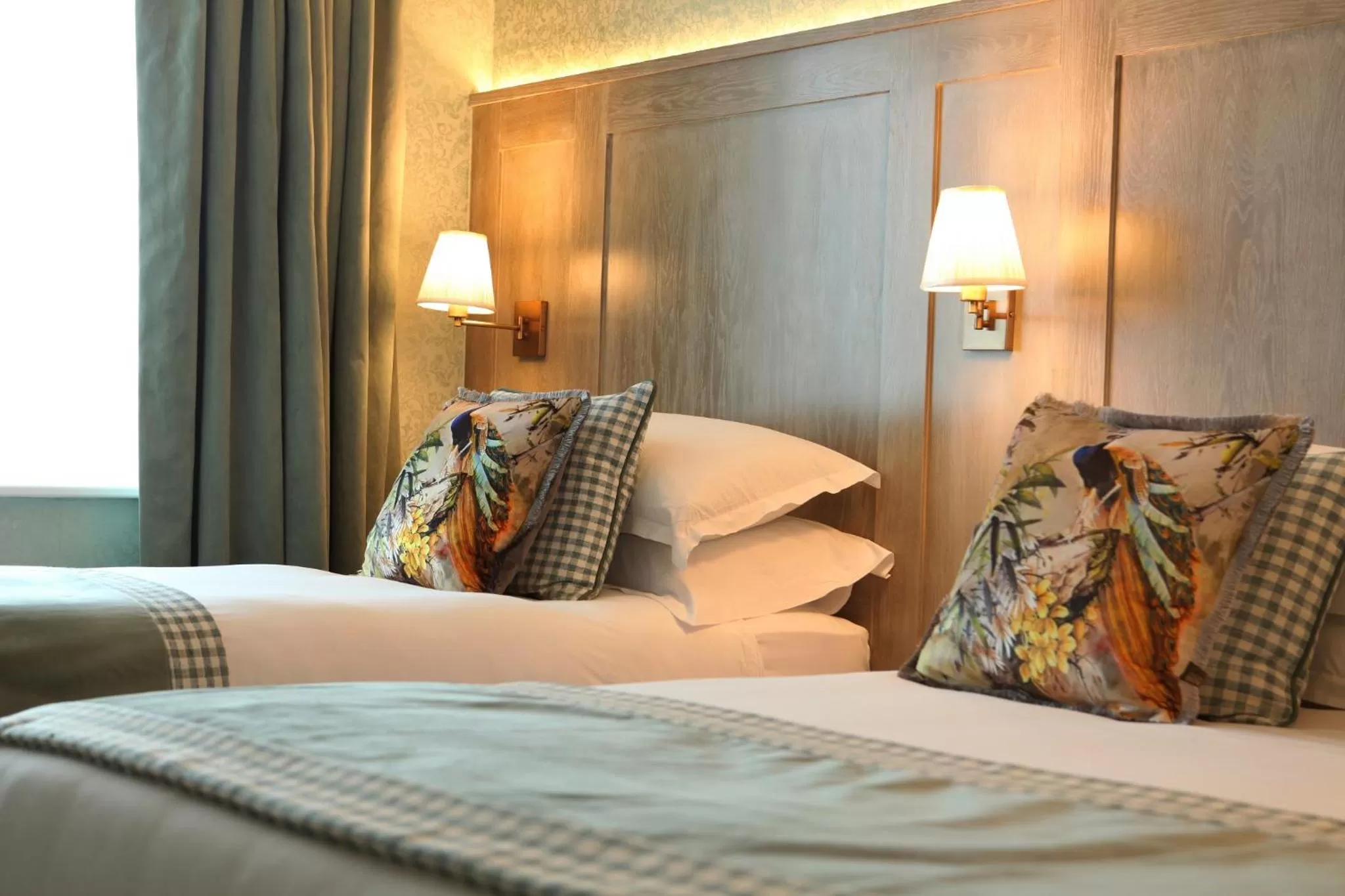 Bed in Avalon House Hotel