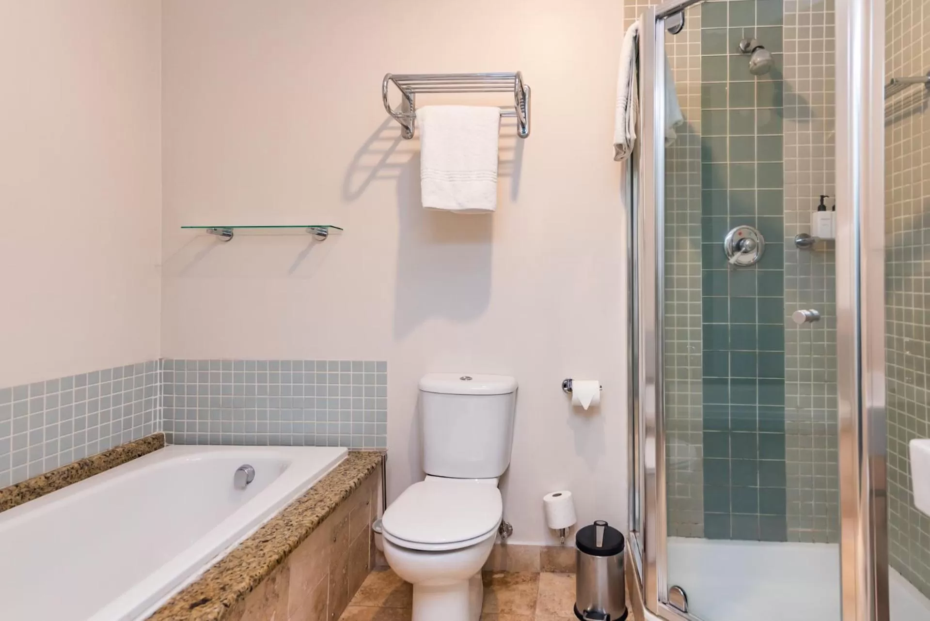 Shower in Clico Boutique Hotel