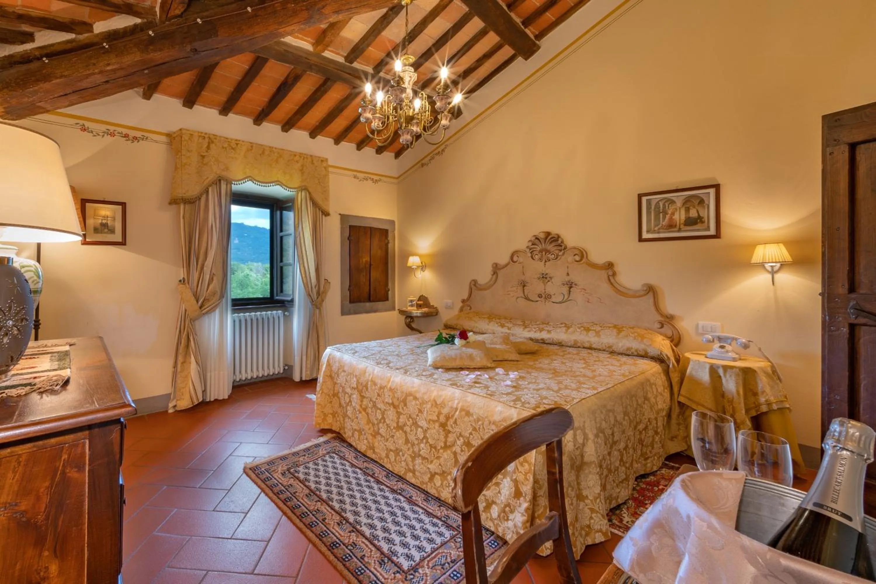 Superior Double Room in Villa Borgo San Pietro