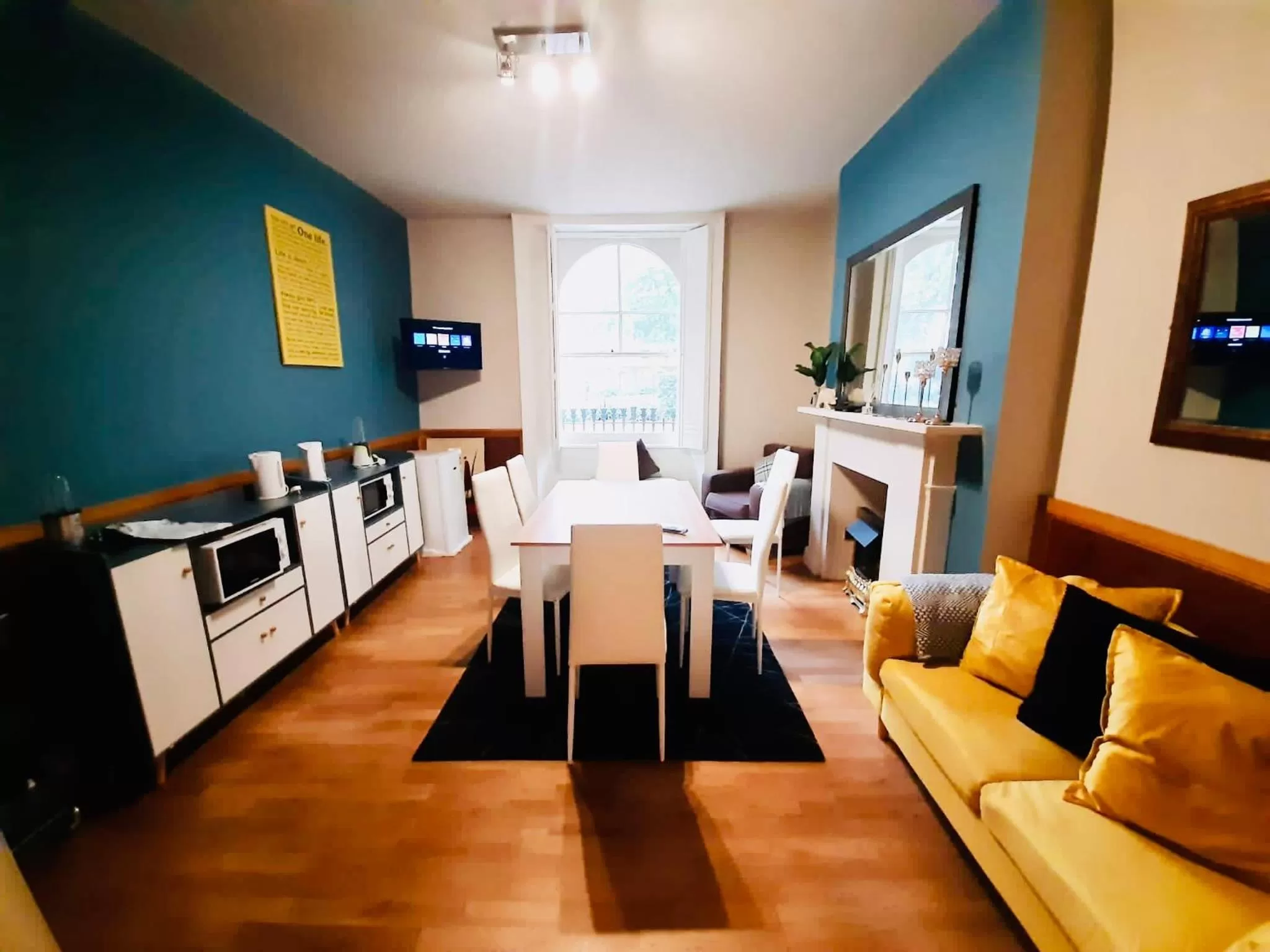 Communal lounge/ TV room in KX Rooms Kings Cross