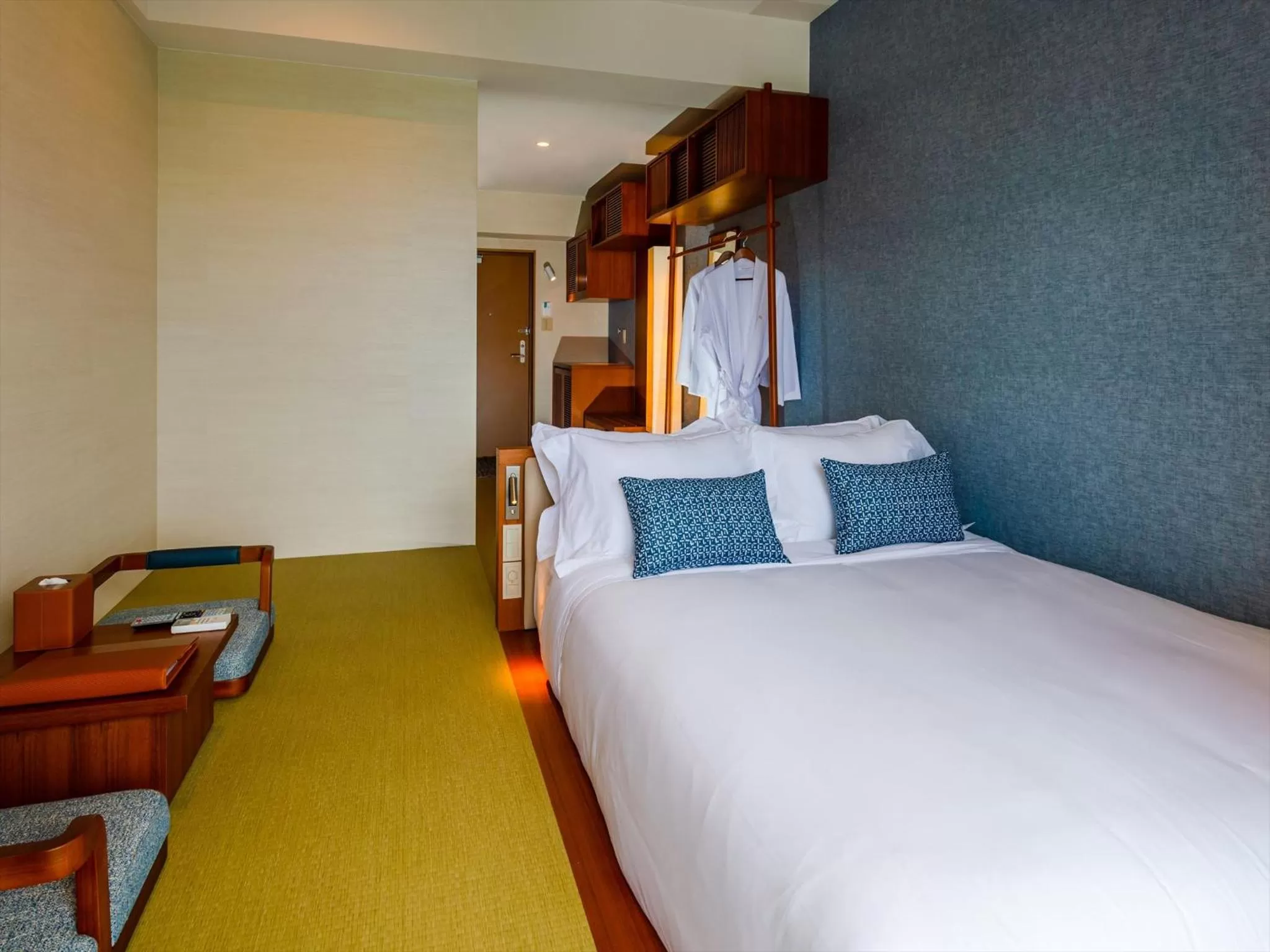 Bed in oile by DSH Resorts