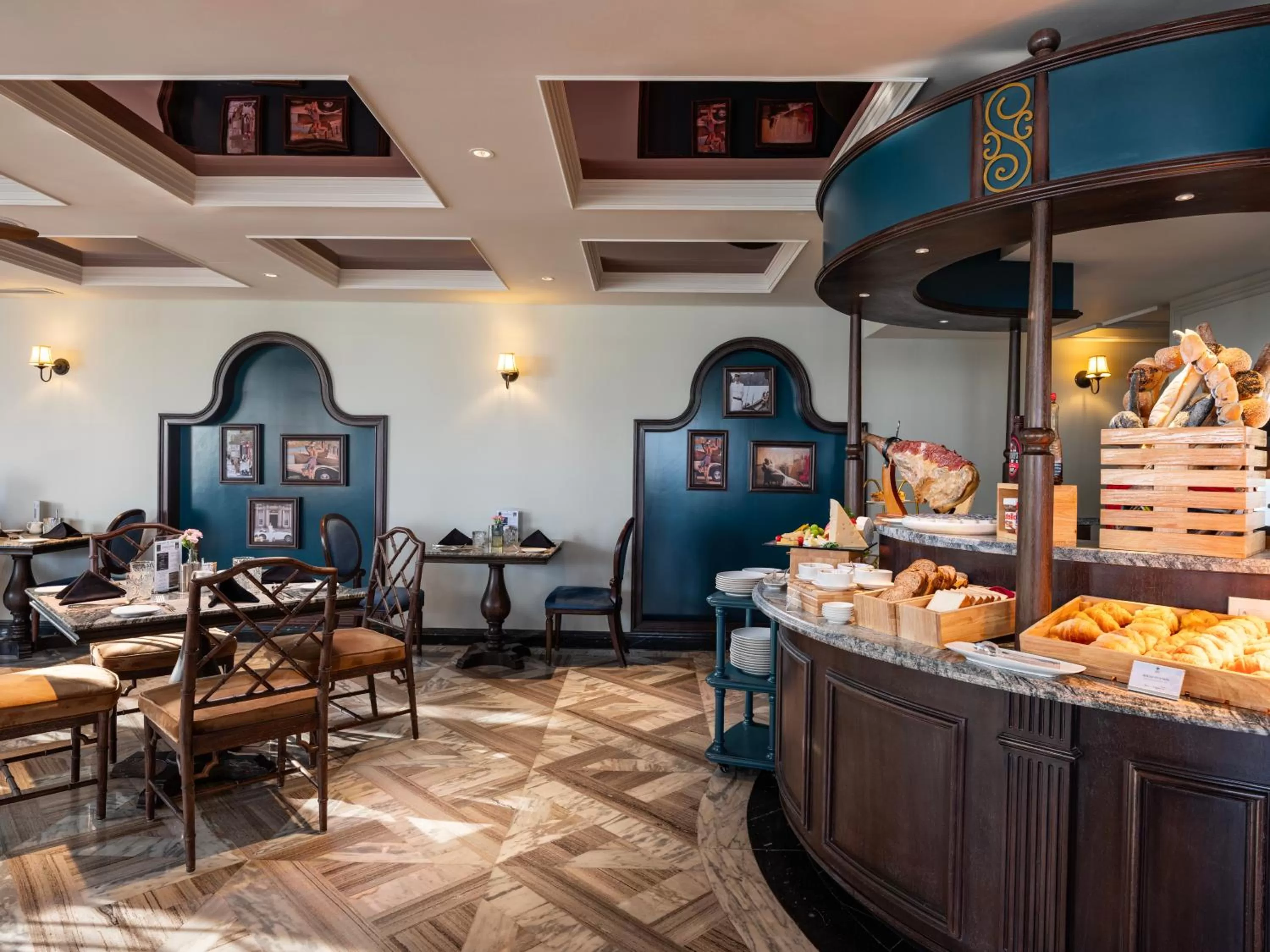 Breakfast in GRAND HOTEL du LAC Hanoi