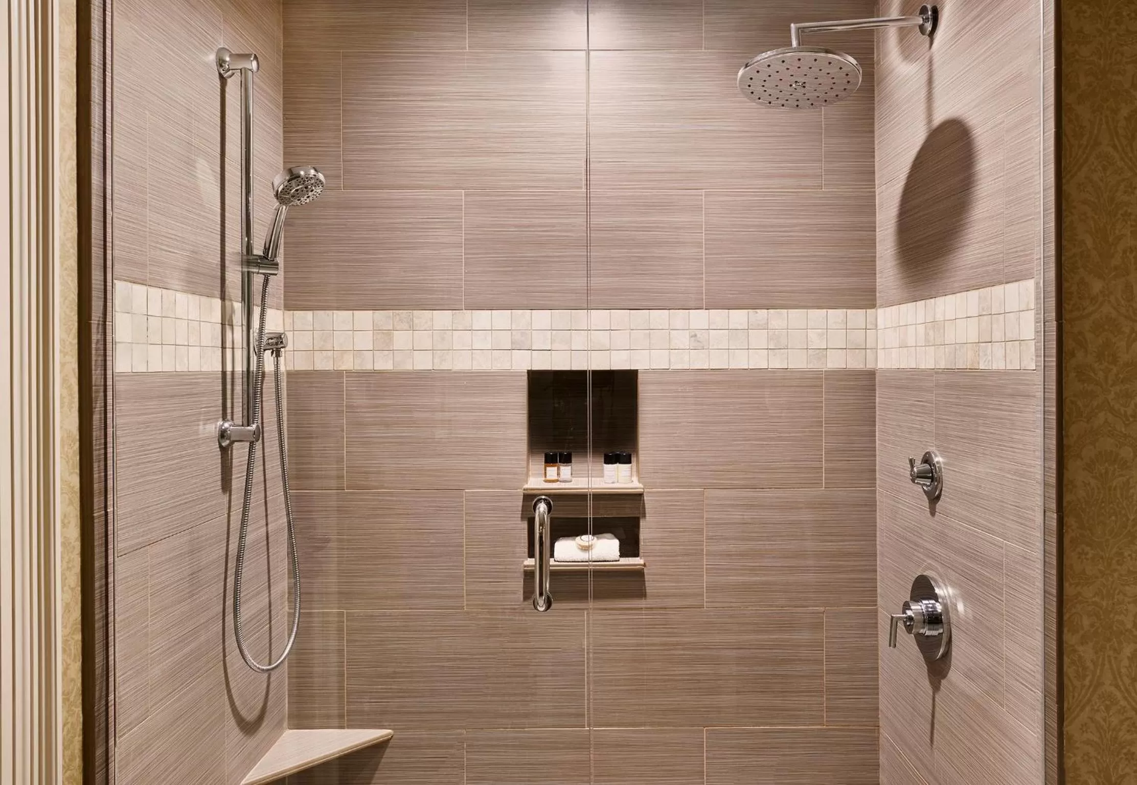 Bathroom in Harbourview Inn