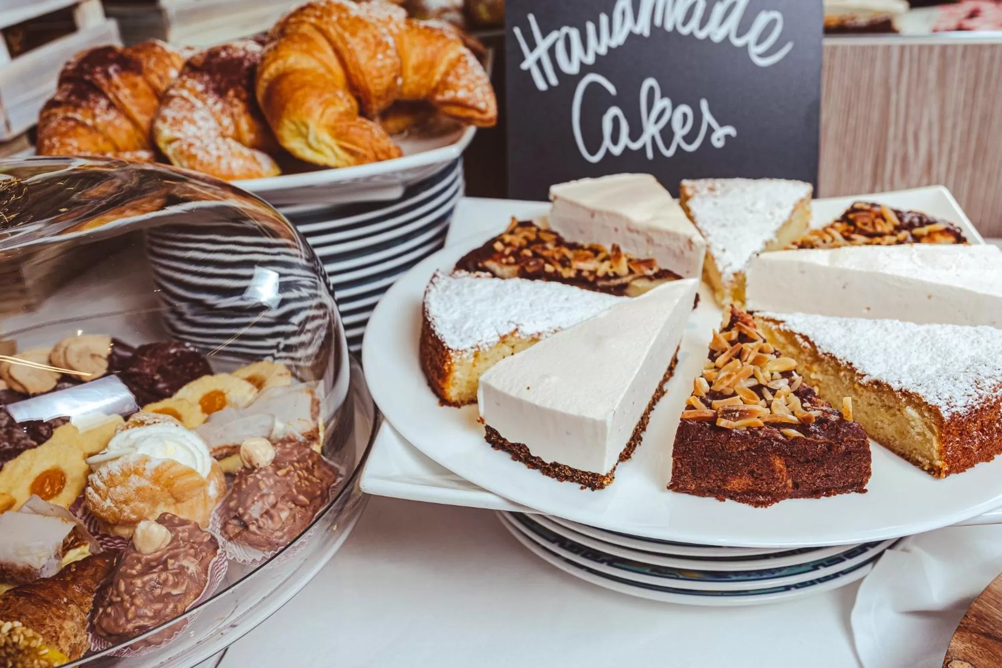 Food and drinks in Hotel Morgana