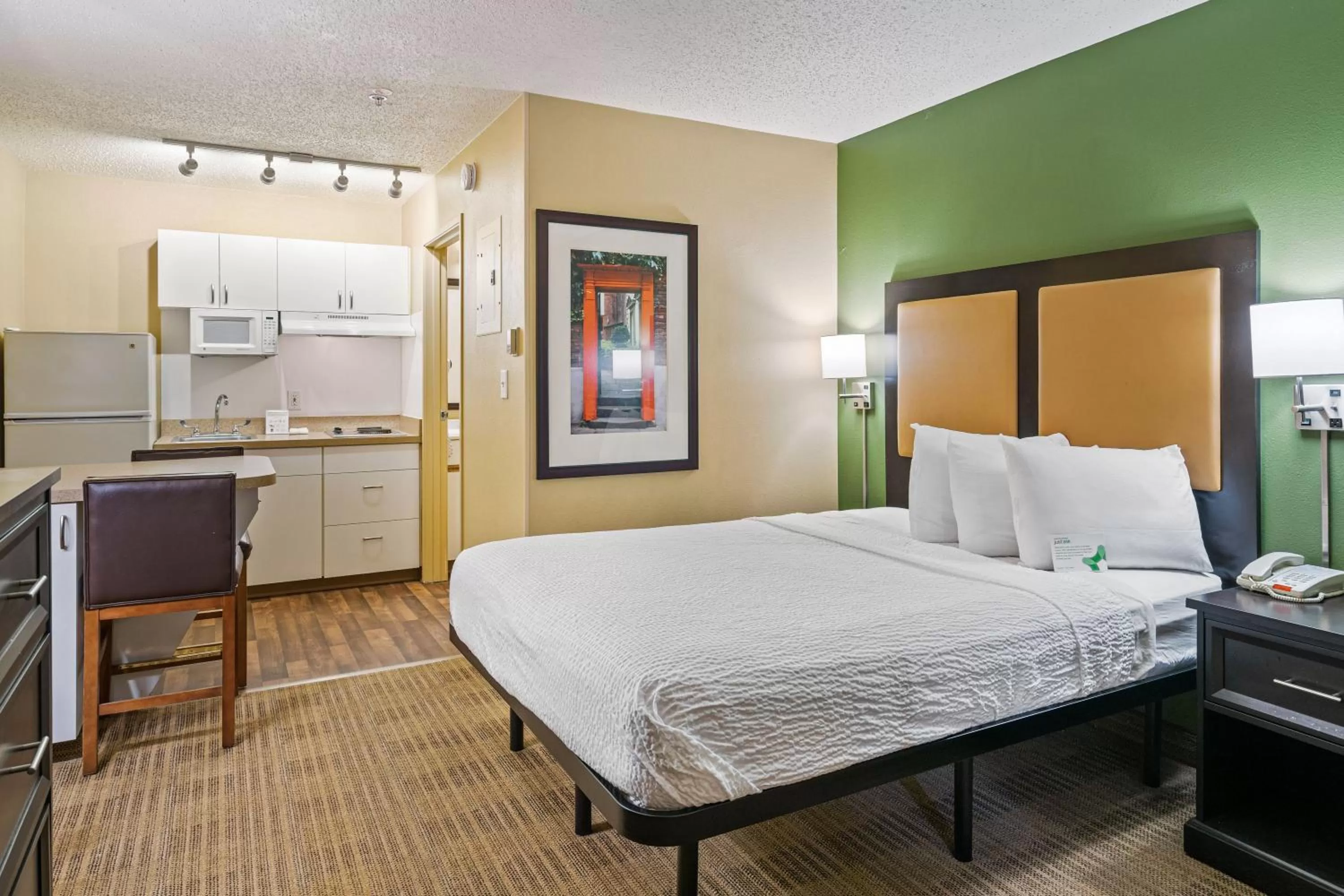Bed in Extended Stay America Suites - Washington, DC - Reston