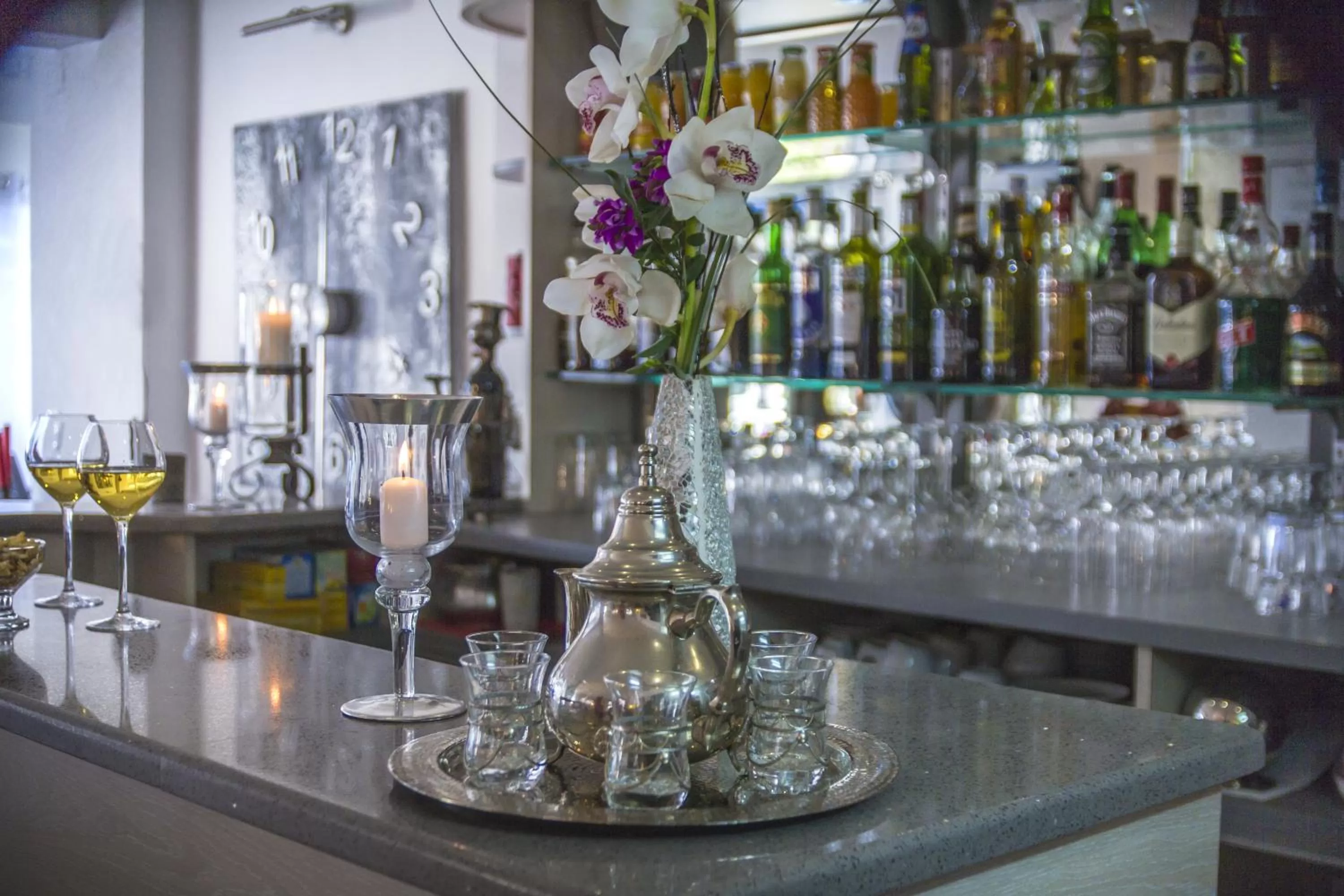 Lounge or bar in Hôtel Le Méditerranée