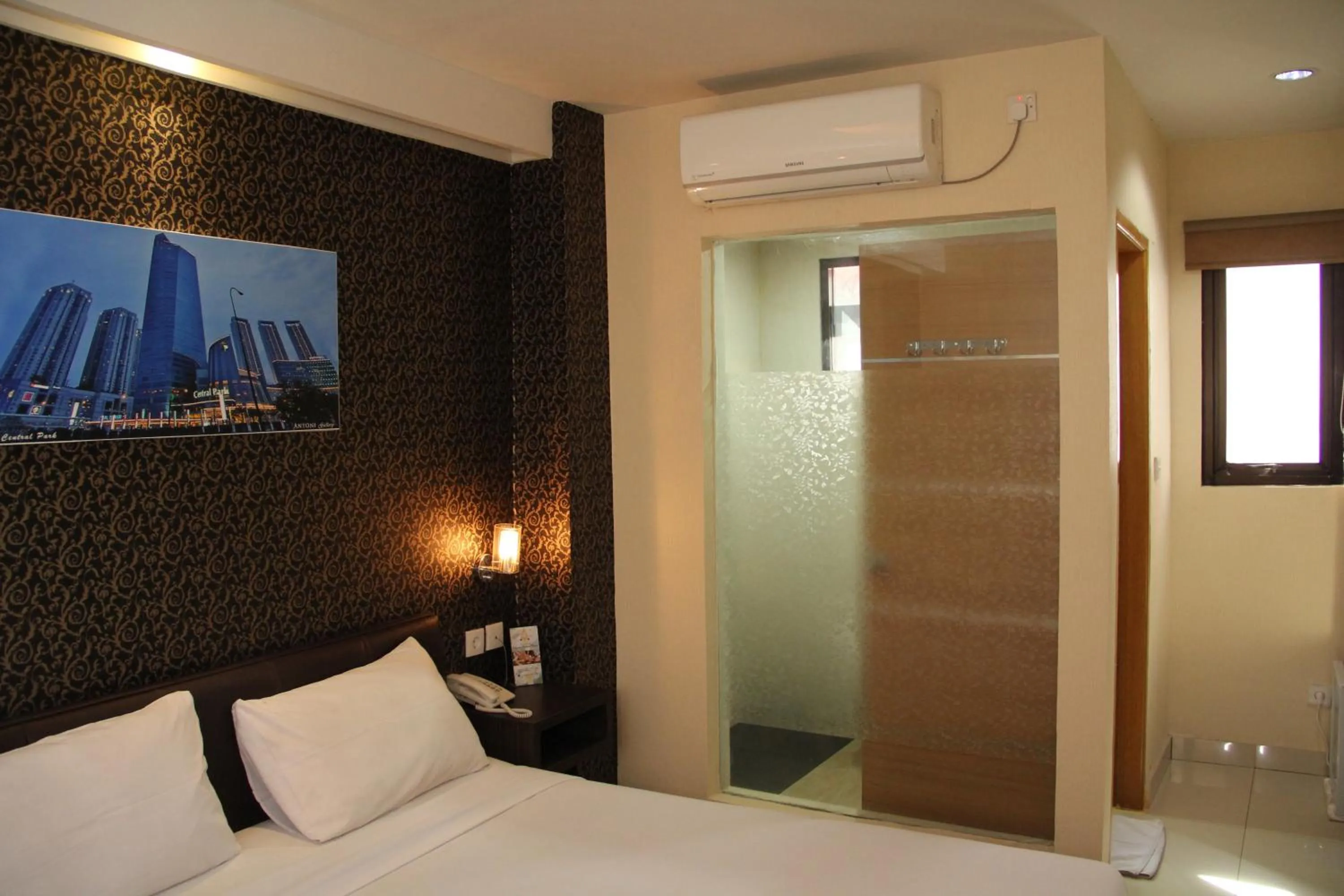 Bedroom, Bed in Antoni Hotel