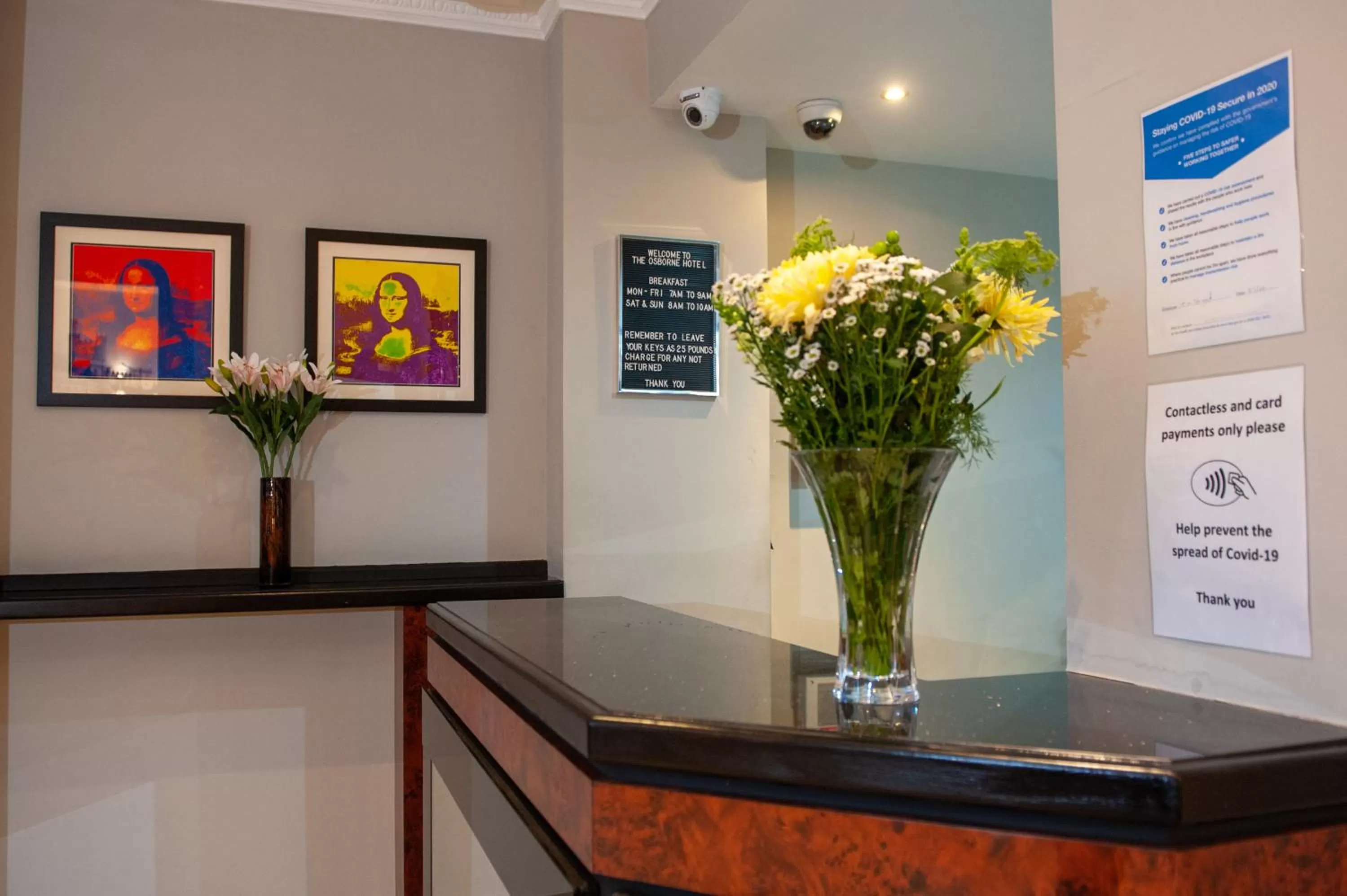 Lobby or reception in Osborne Hotel