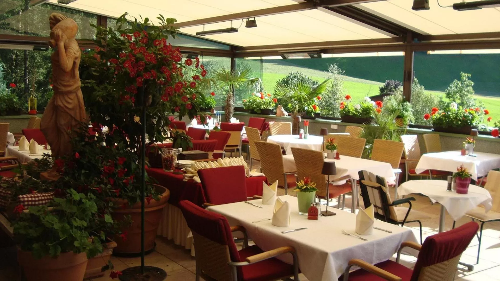 Restaurant/places to eat in Hotel Ländenhof Superior