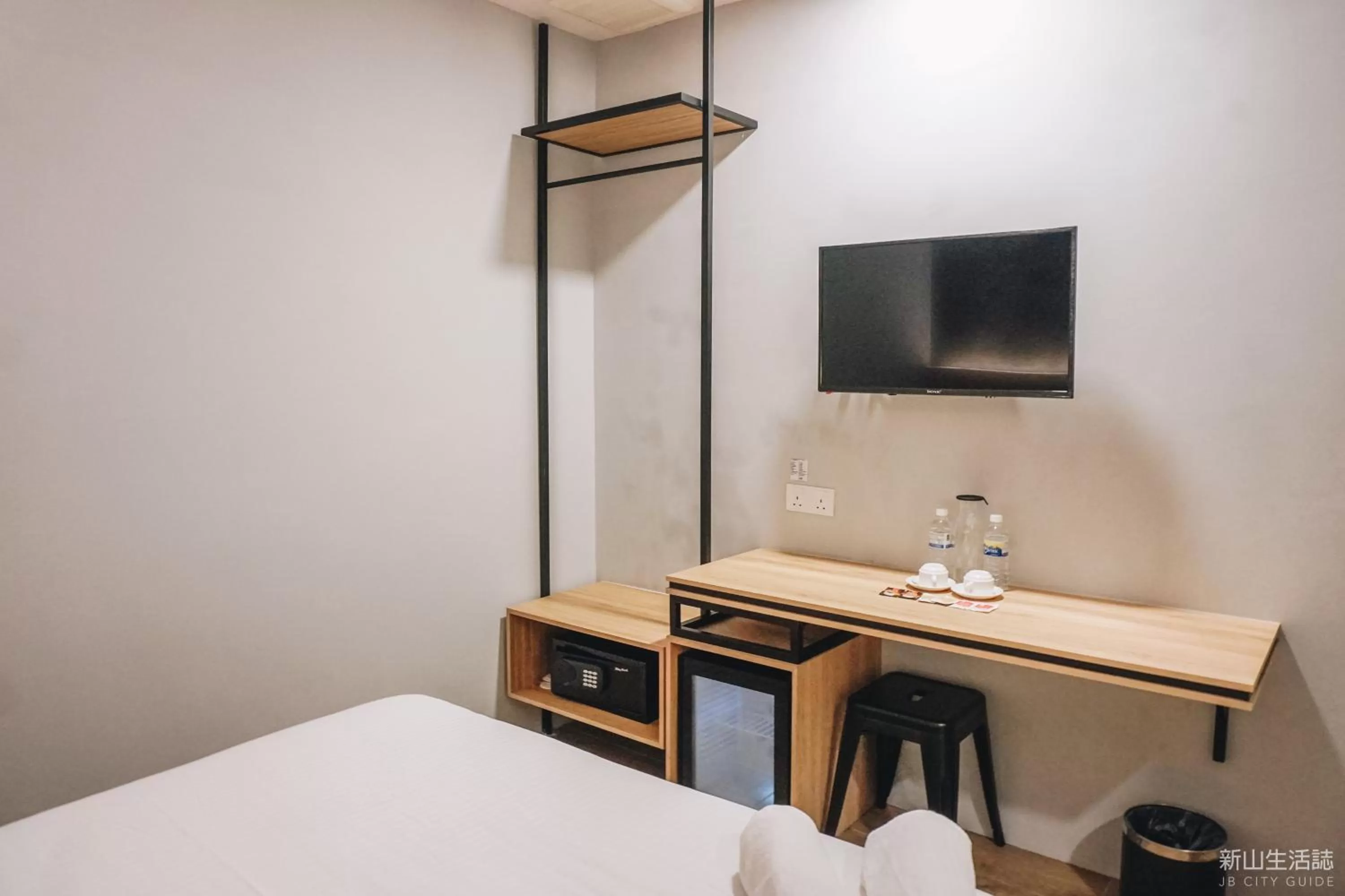 TV and multimedia, Bed in HOTEL CIQ, JALAN TRUS