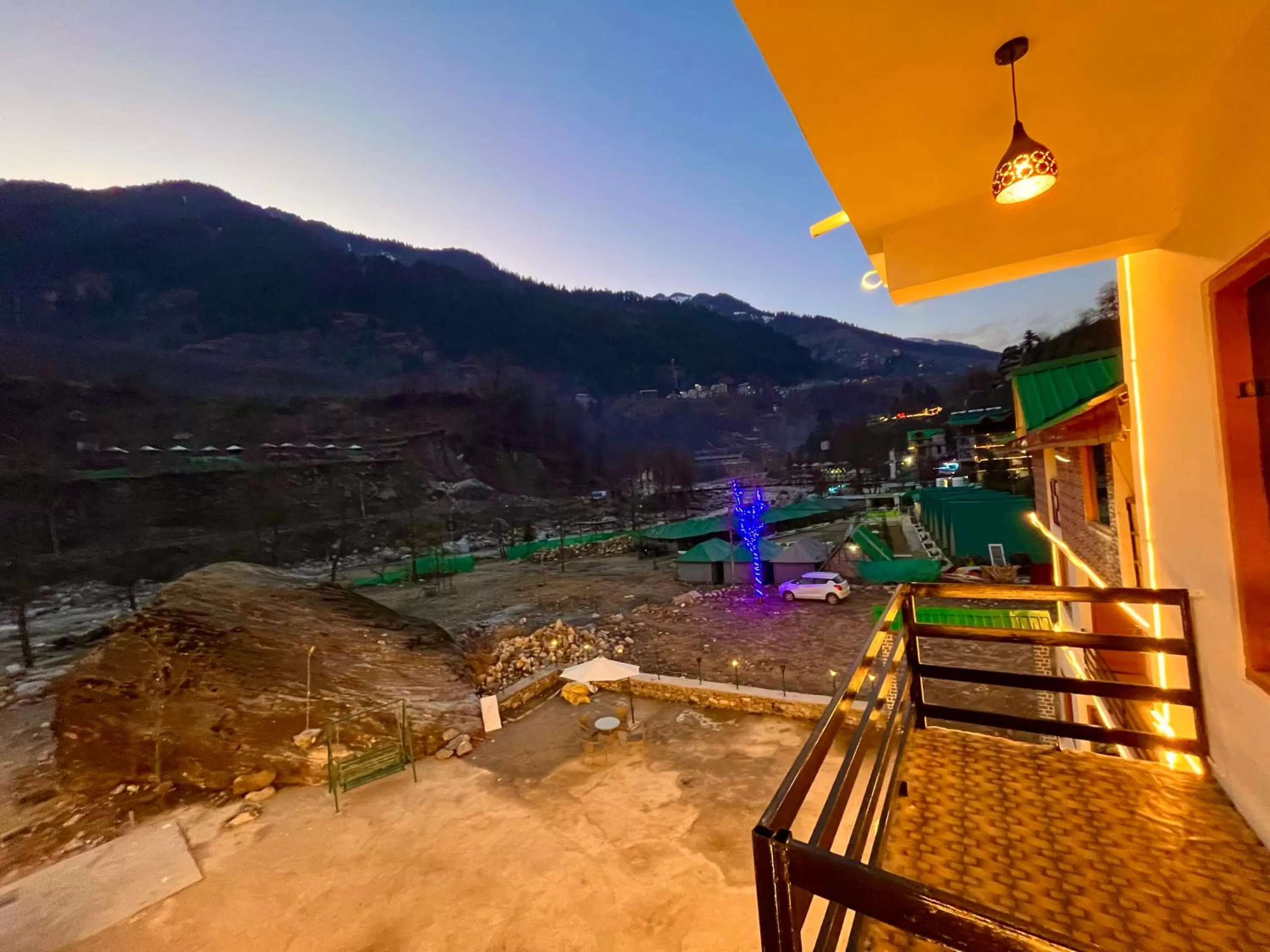 Himalayan Riverside Resort, Manali
