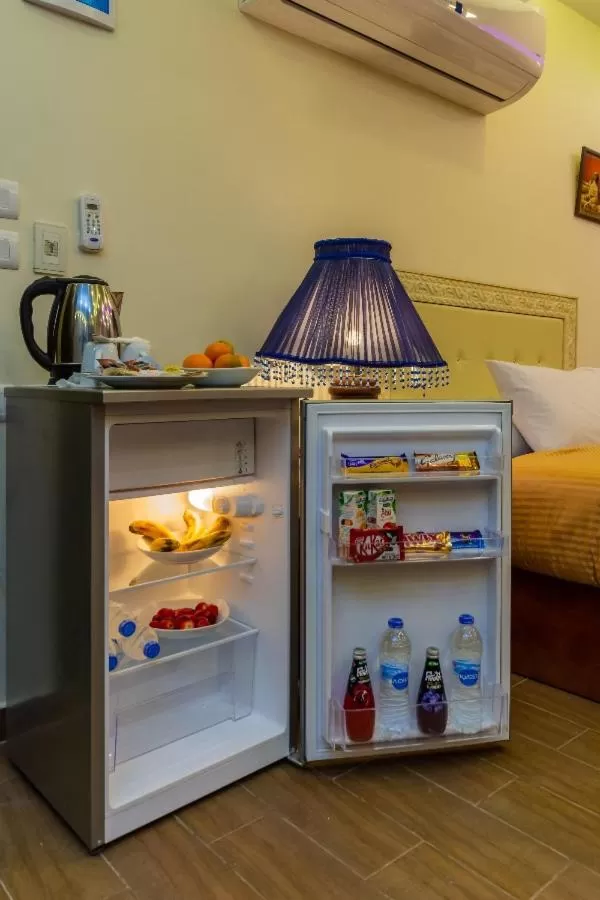 Bed in PANORAMA view pyramids