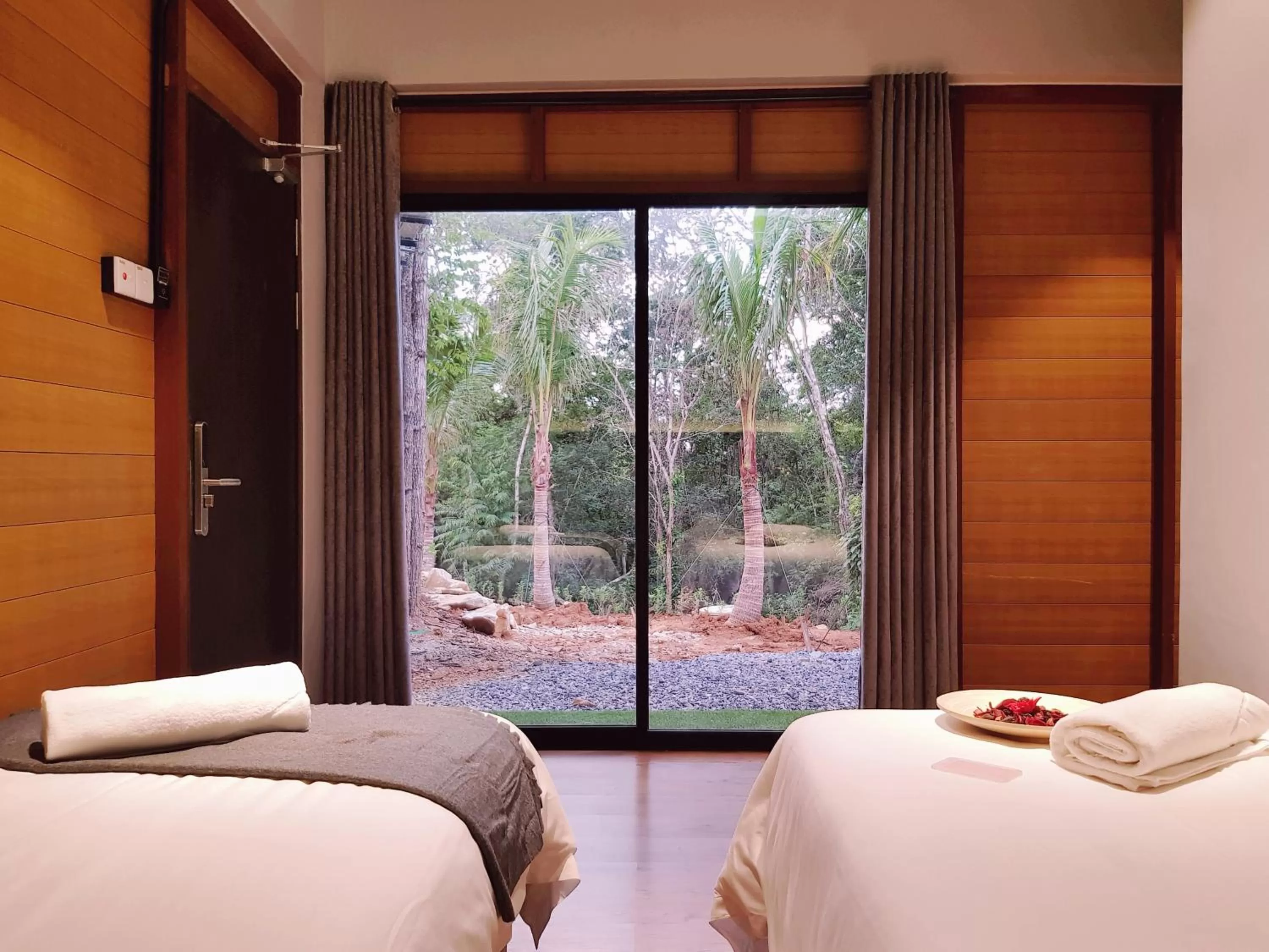 Garden, Bed in A Rock Resort Langkawi - Coral Reefs