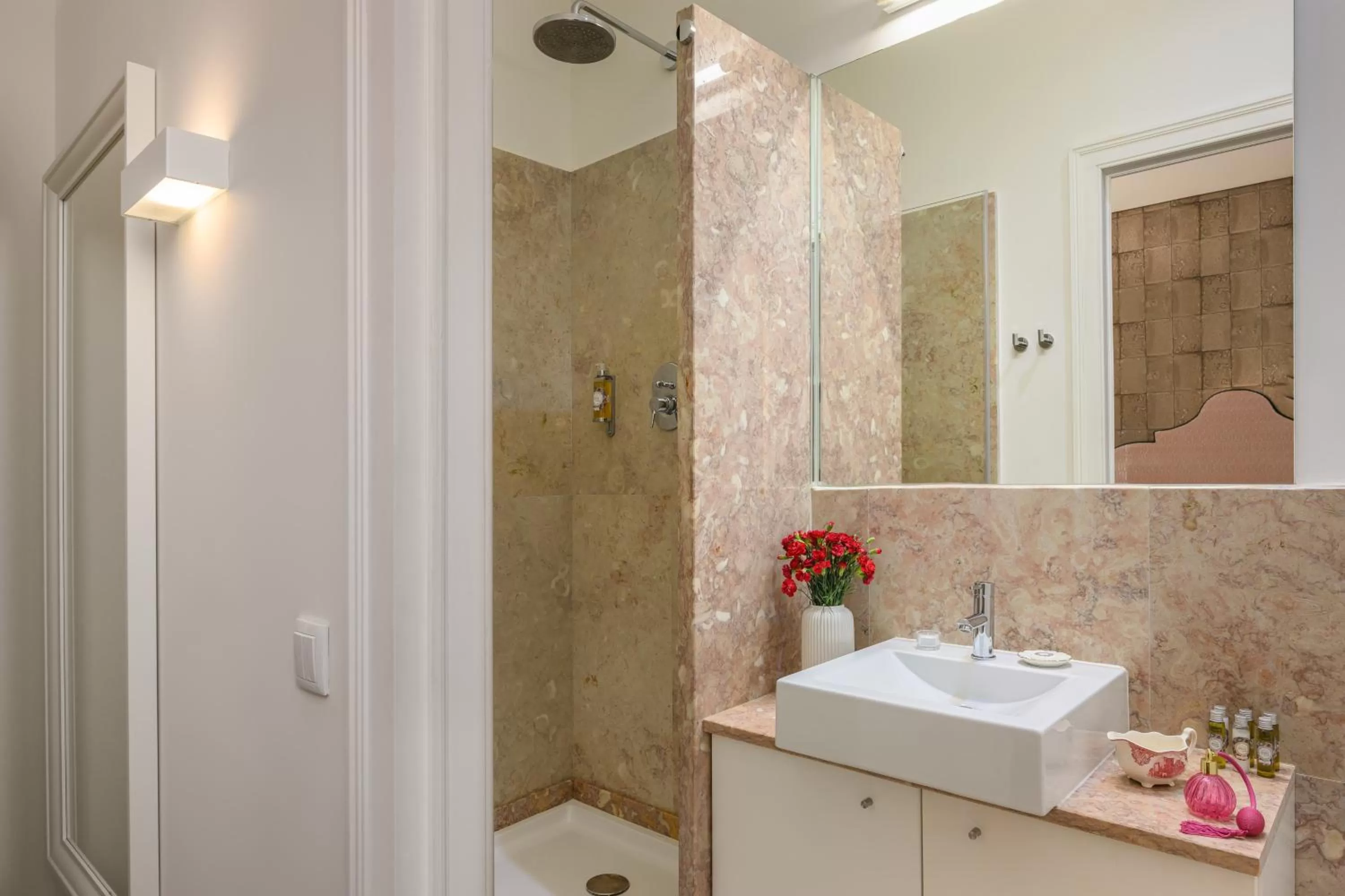 Shower in Residentas Arco do Bandeira