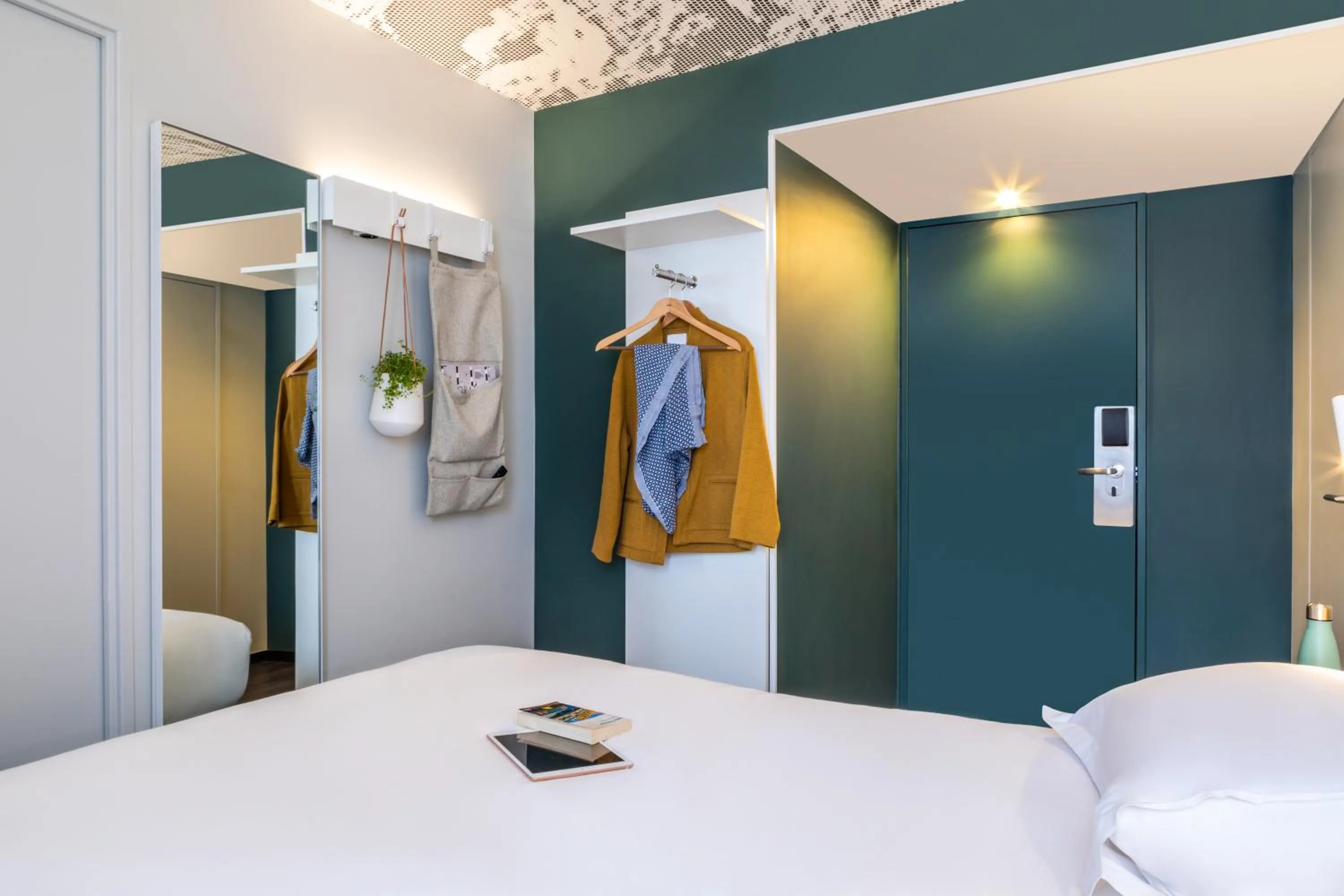 Bed in ibis Paris Nation Davout