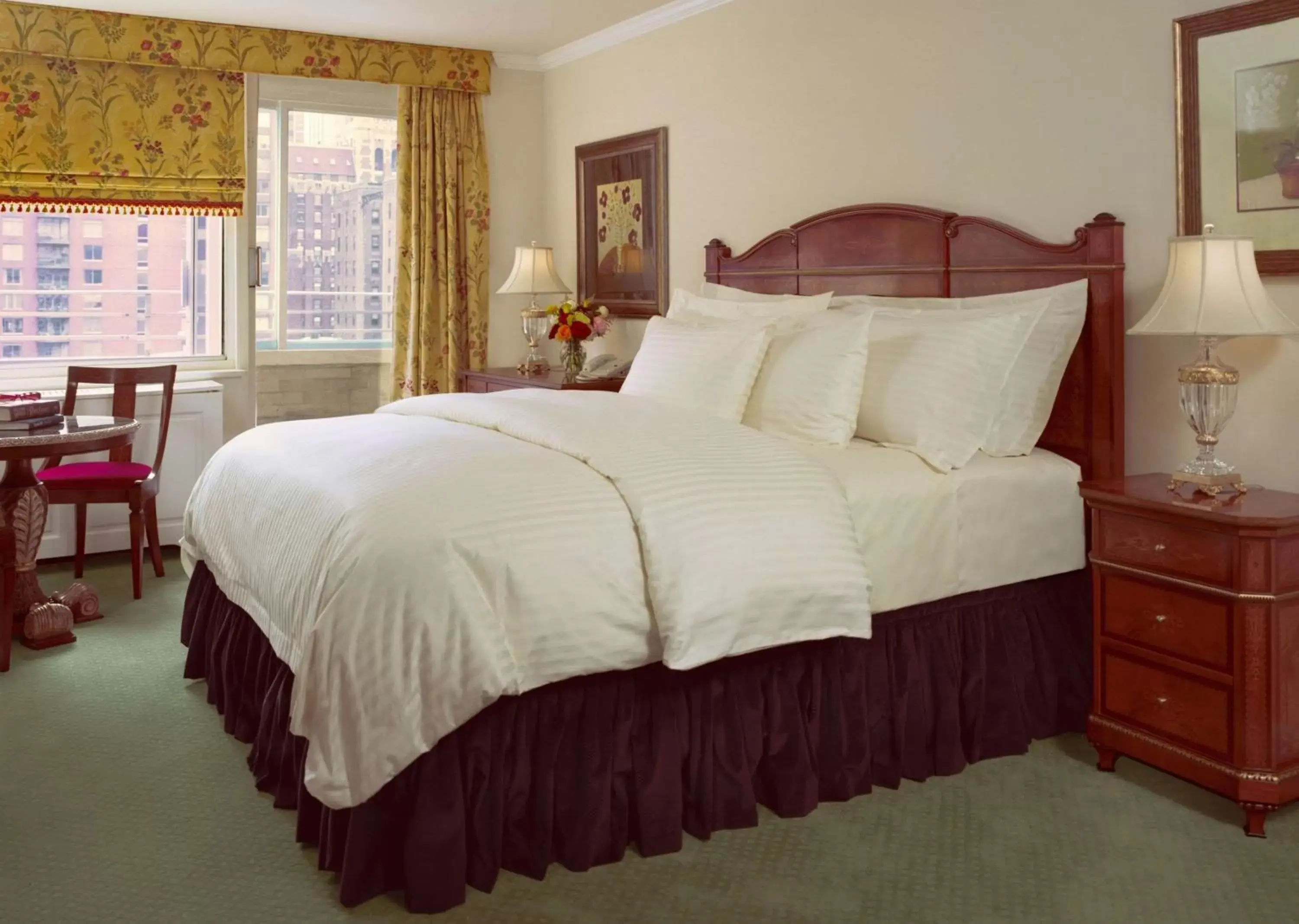 Executive Guestroom with King Bed in The Kimberly Hotel Executive Guestroom with King Bed in The Kimberly Hotel