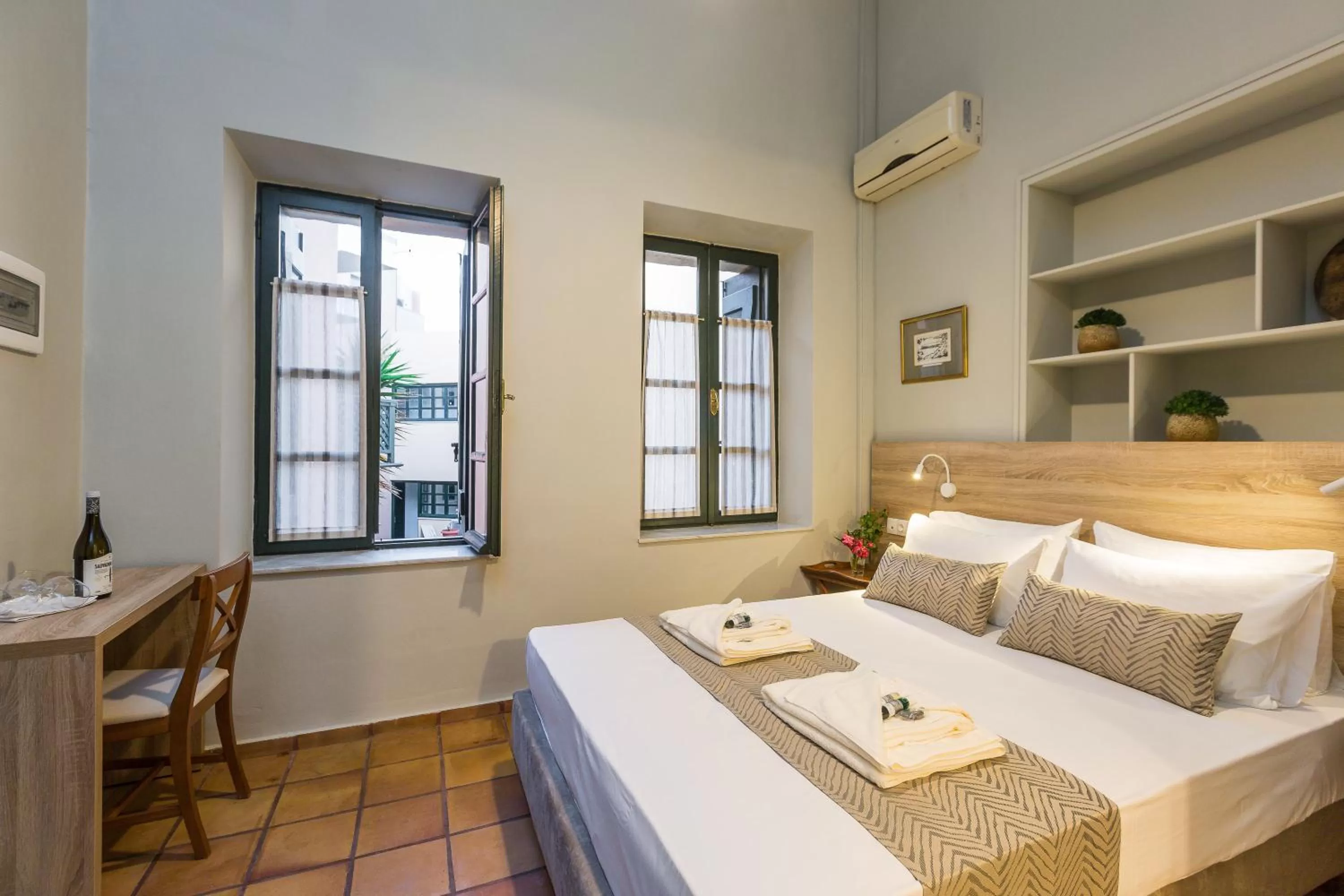 Bed in Ink Hotels House of Europe