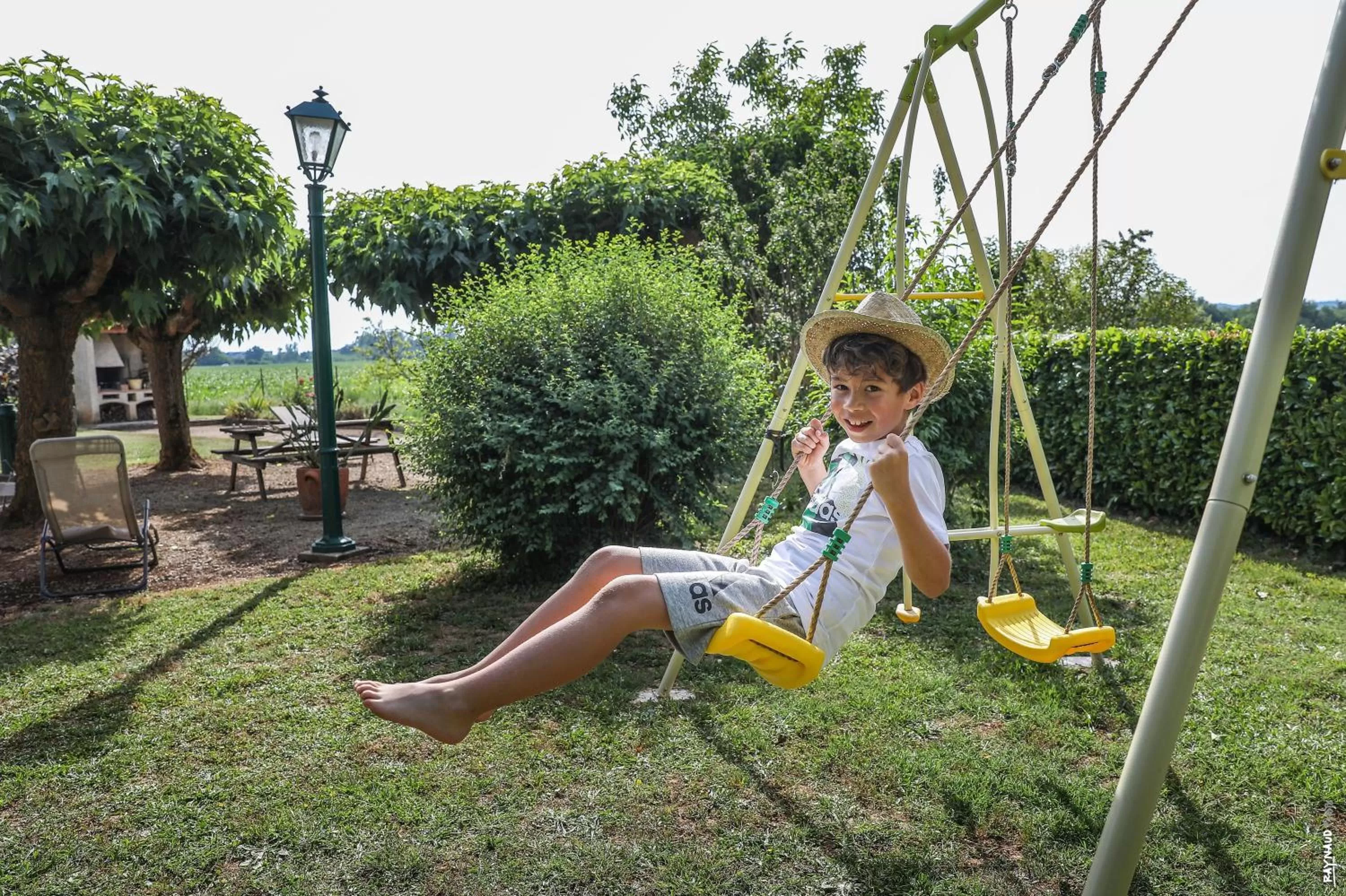 Garden view in Le Nid de l'Ecureuil