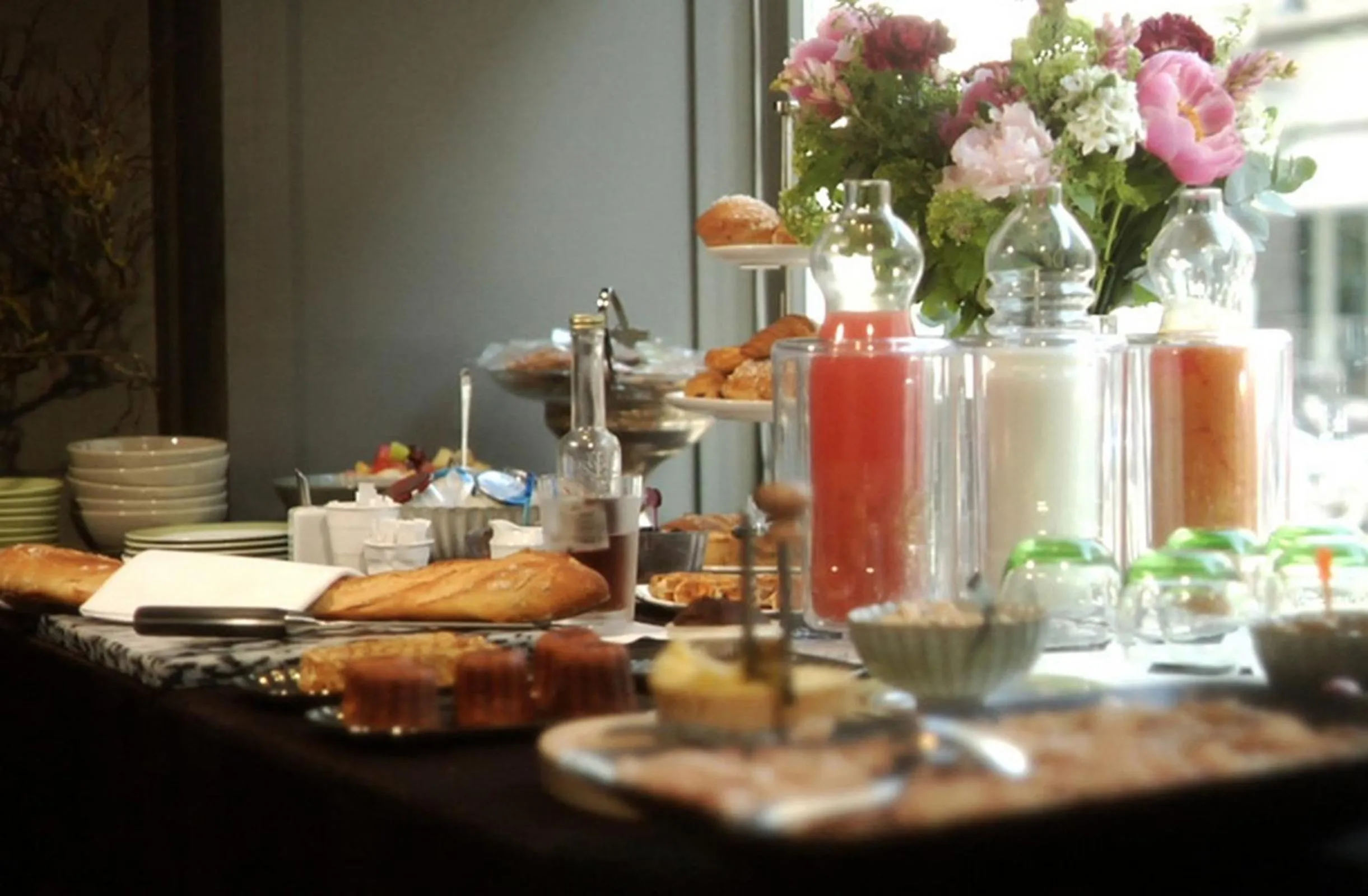 Restaurant/places to eat in Hotel Le Placide Saint-Germain Des Prés