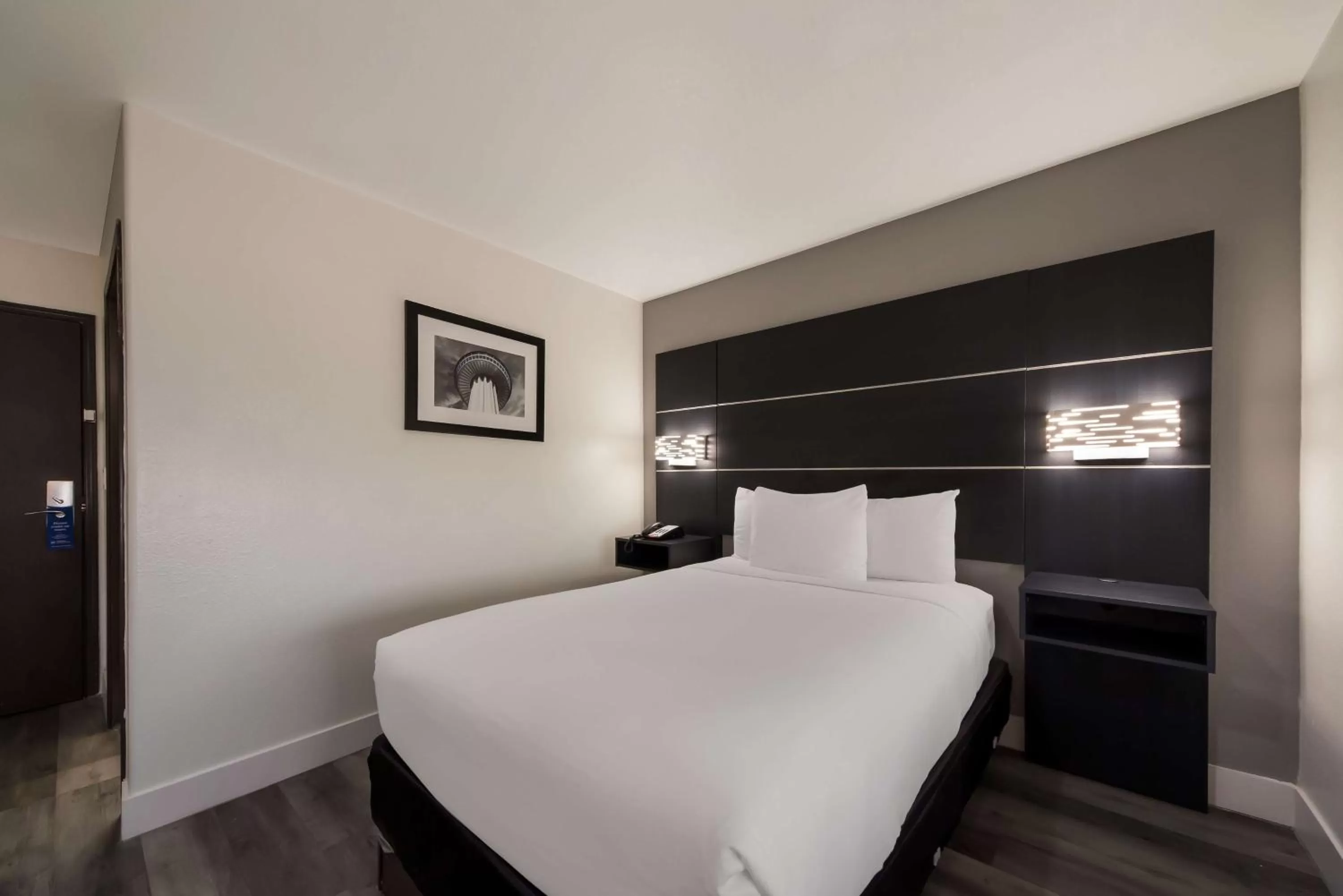 Bedroom, Bed in Best Western SeaWorld San Antonio