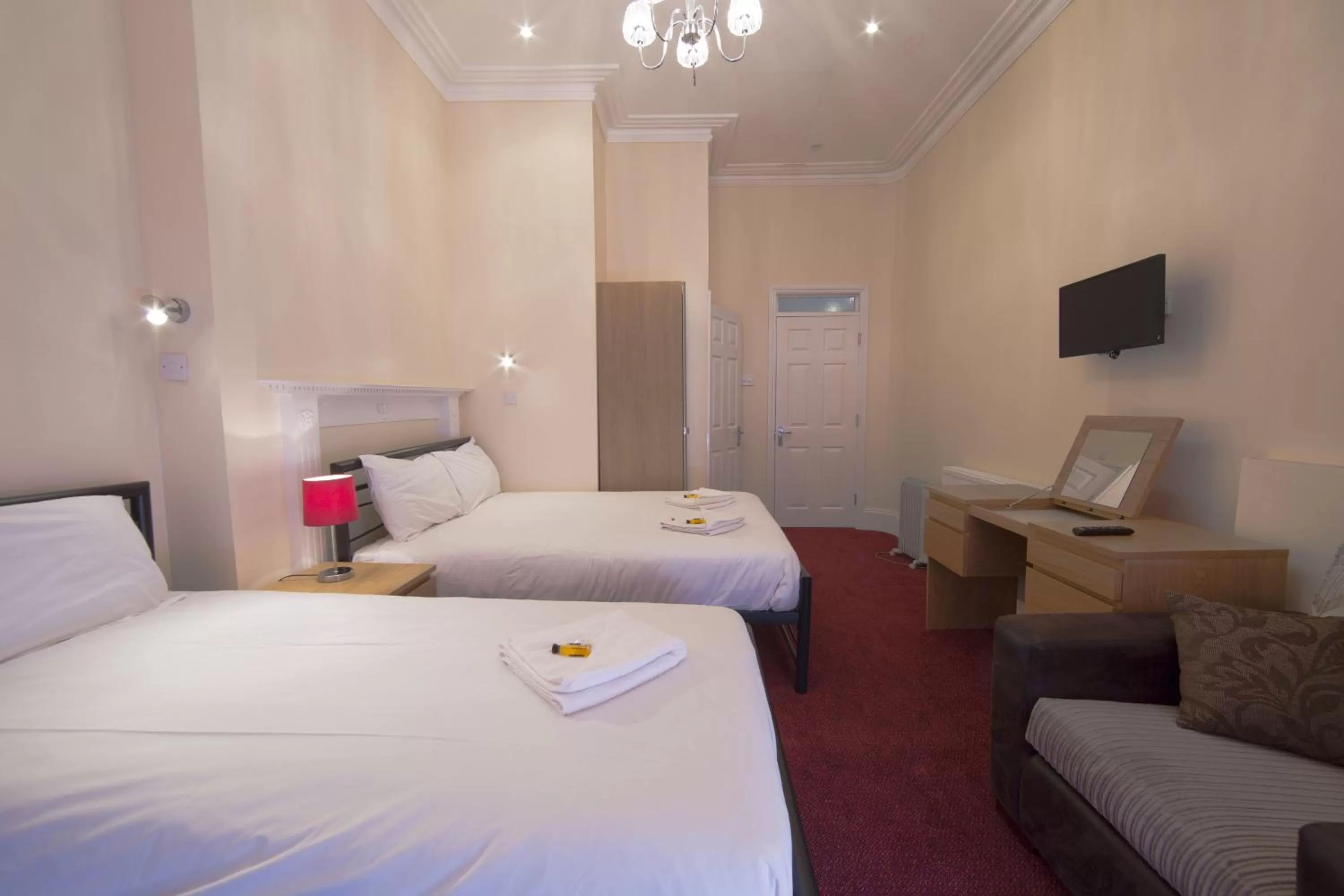 Photo of the whole room, Bed in Royal London Hotel By Saba