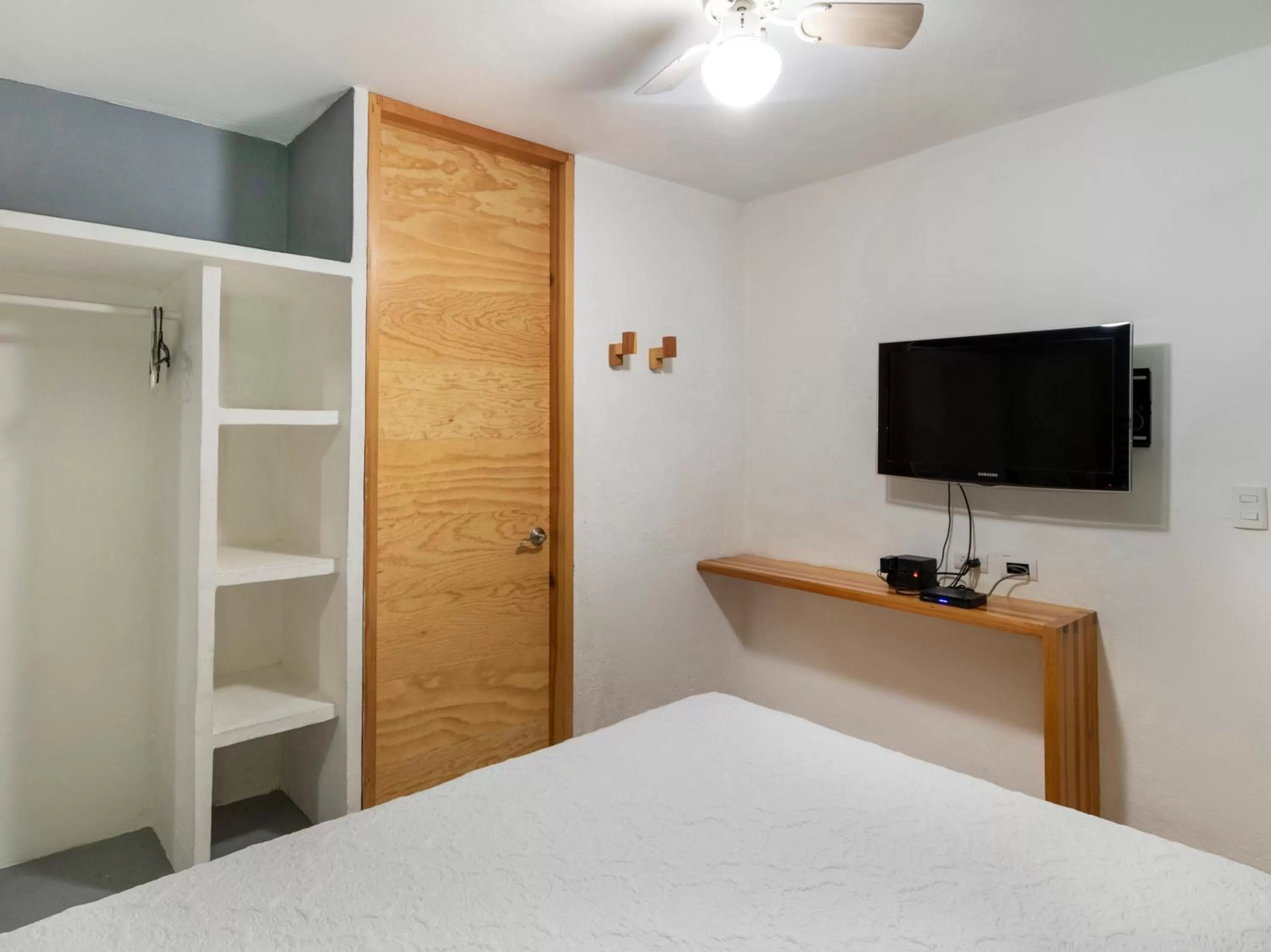 Bedroom, Bed in Vf Hotel