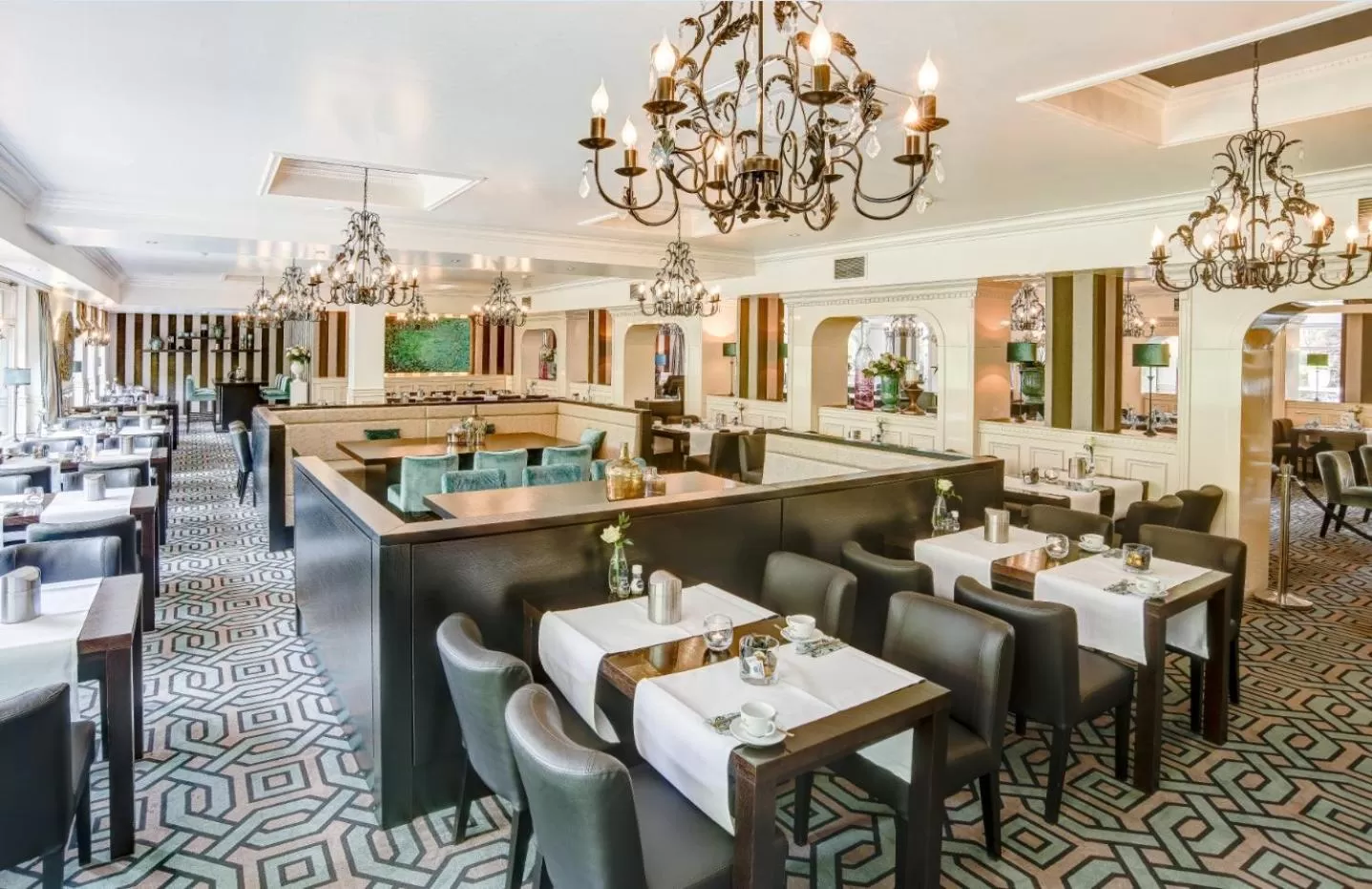 Restaurant/places to eat in Hotel Moers van der Valk