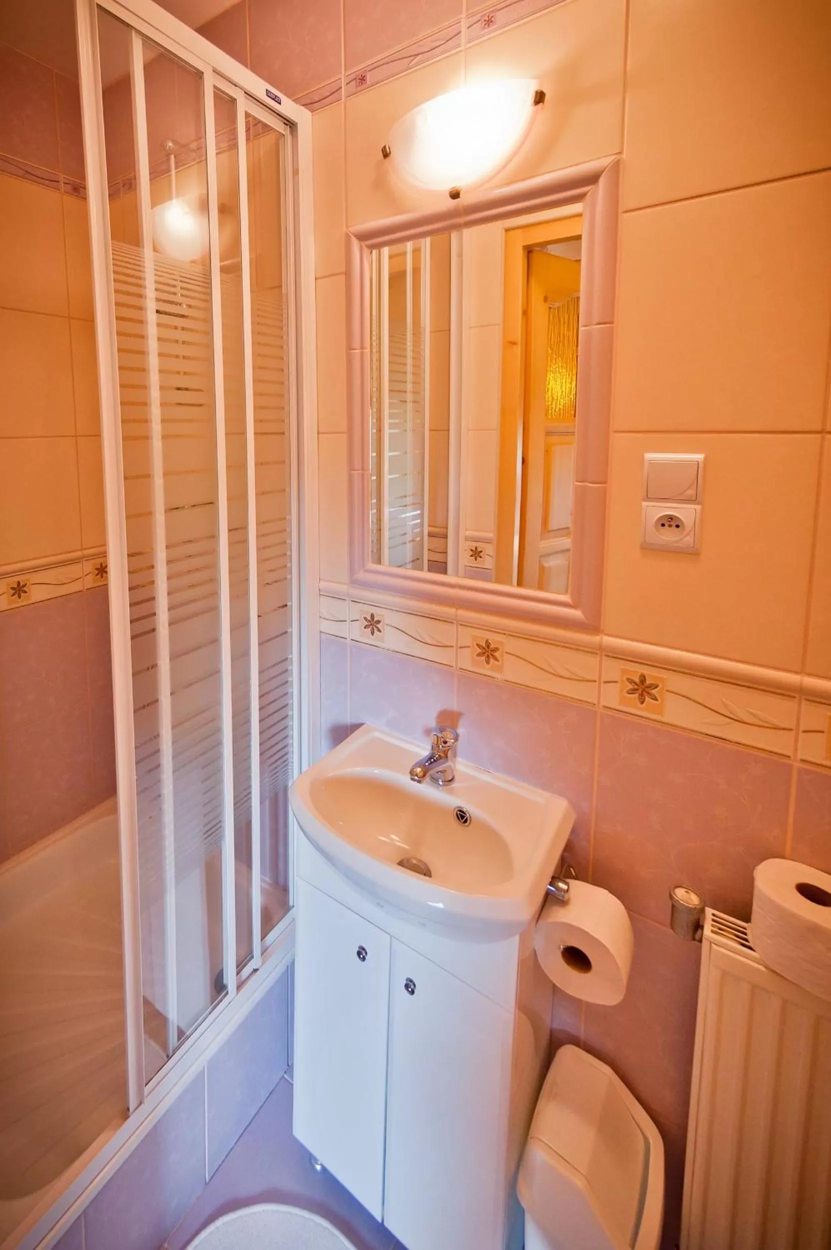 Bathroom in Wynajem Pokoi ,,Góry Tatry Wypoczynek "Paweł Kuczyński