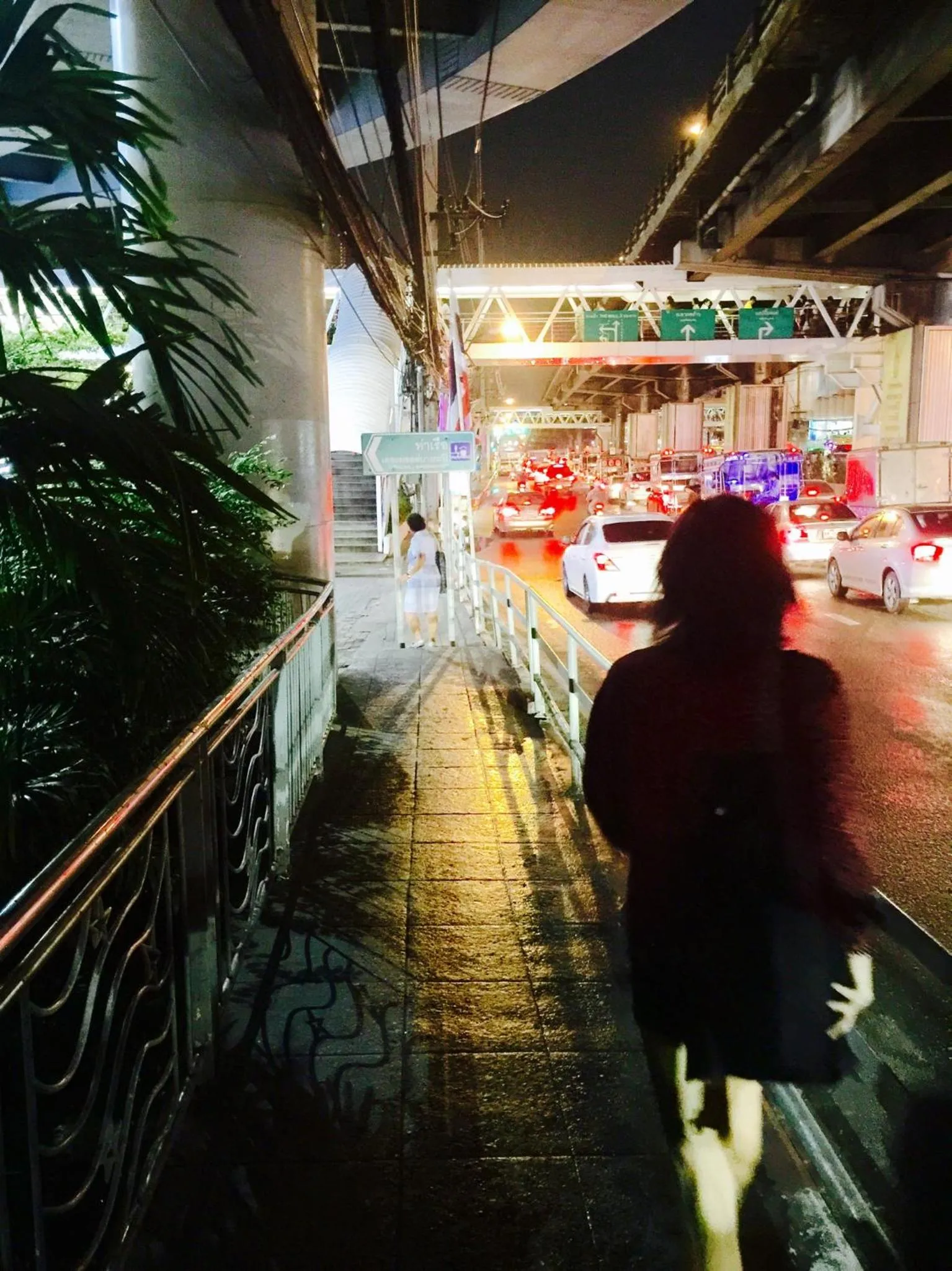 Shopping Area in Mall Suites Hotel