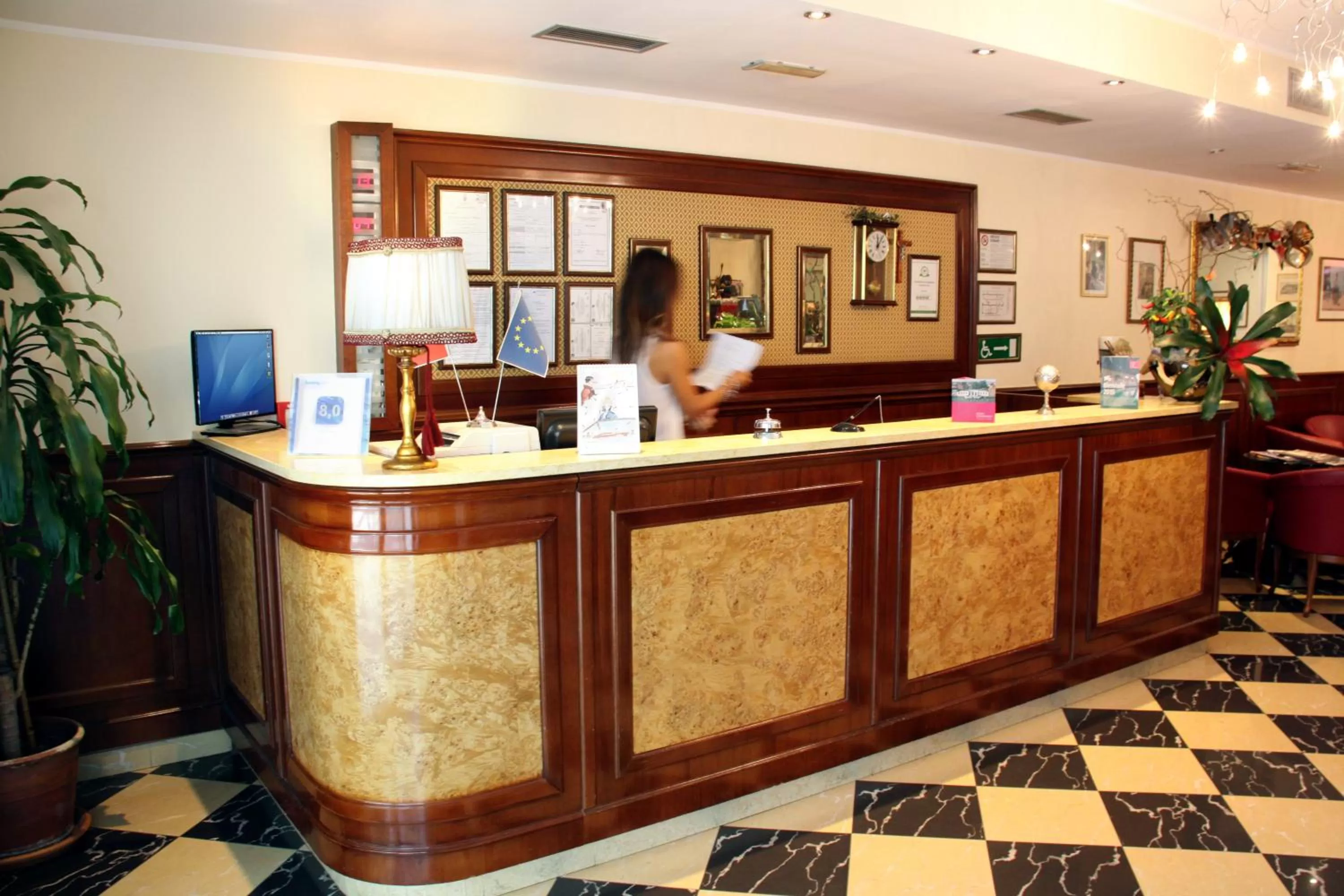 Lobby or reception in Hotel Regit