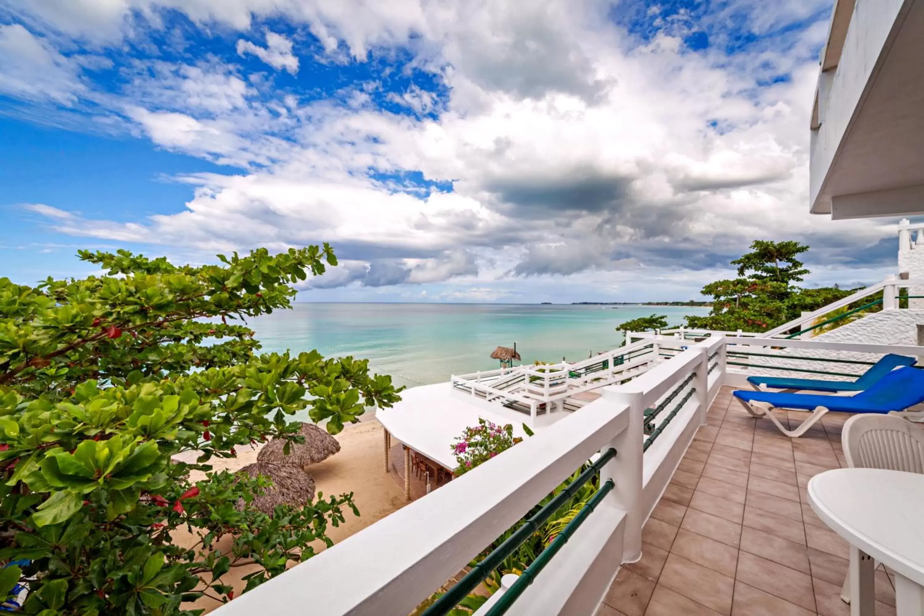 Penthouse in Beach House Condos, Negril Penthouse in Beach House Condos, Negril