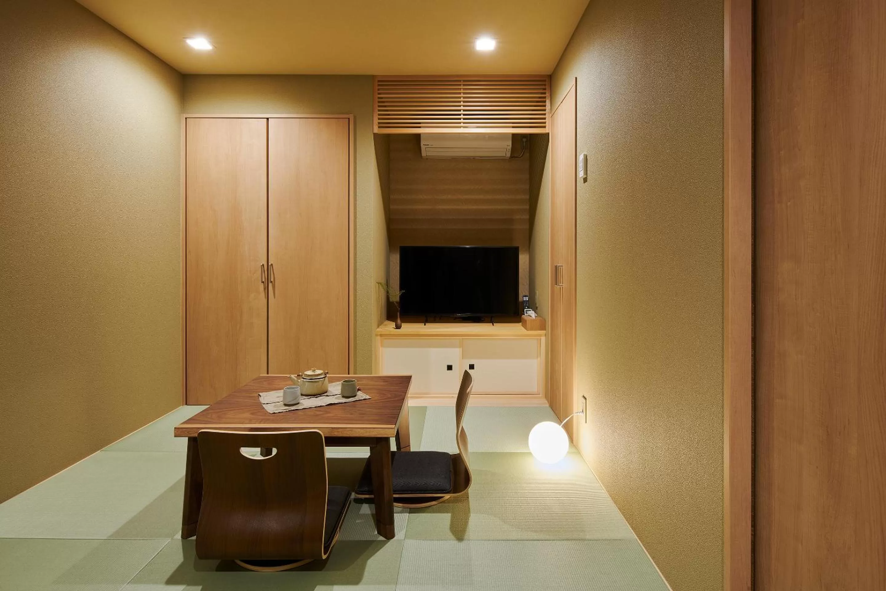 Seating area in Reikyo Garden Osaka