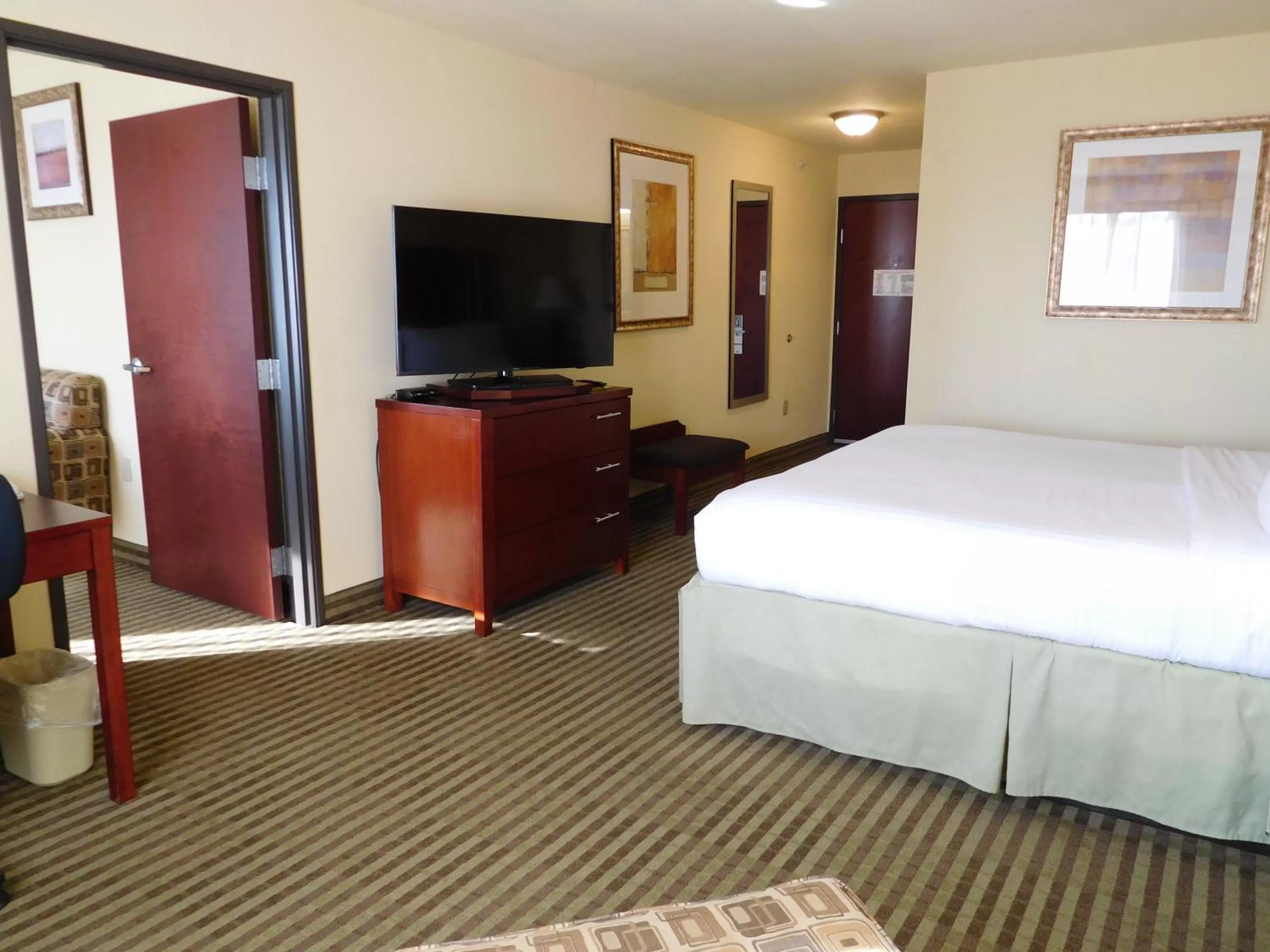 Bedroom, Bed in Holiday Inn Express Ponca City by IHG