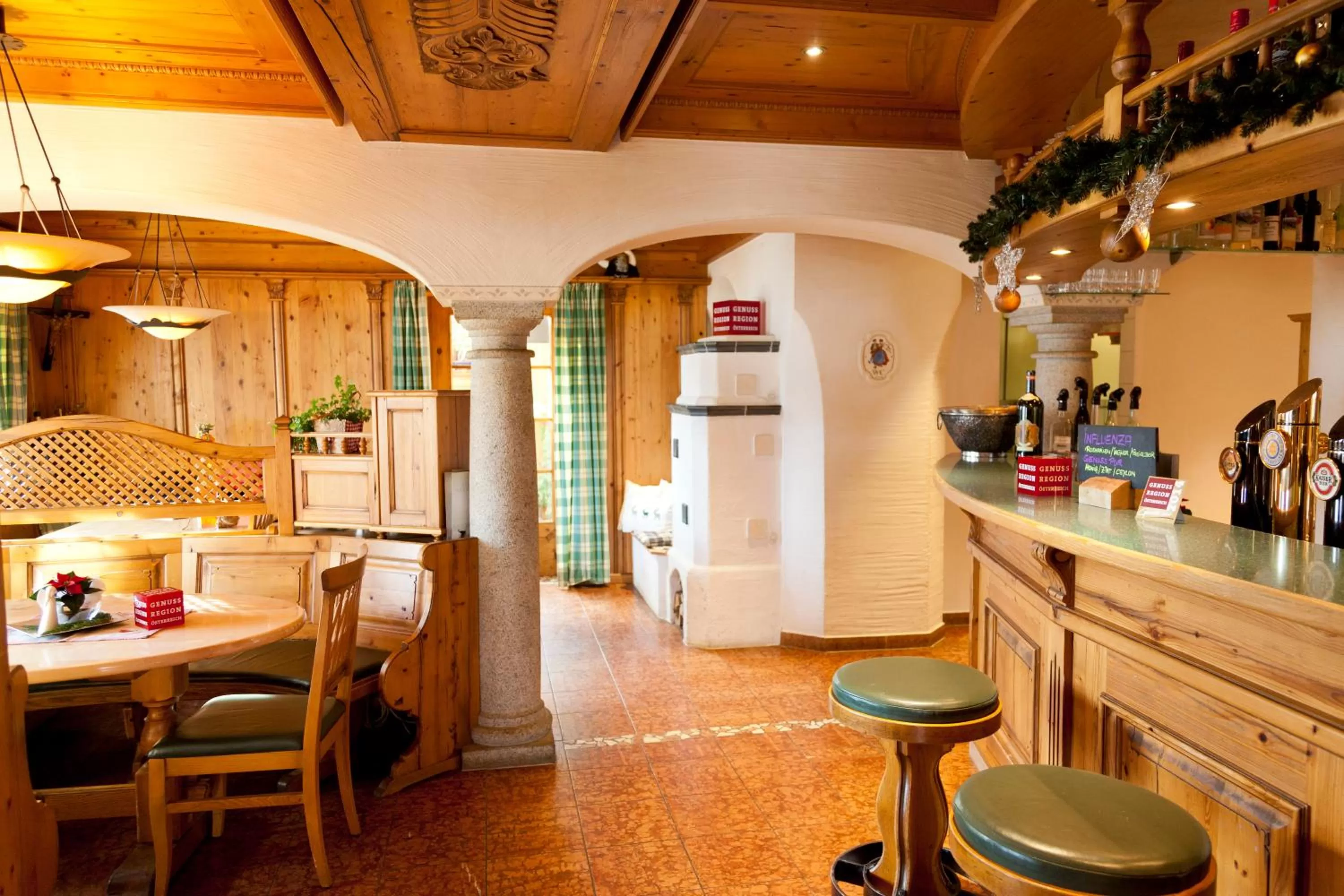 Restaurant/places to eat in Hotel und Alpen Apartments mit Sauna - Bürglhöh