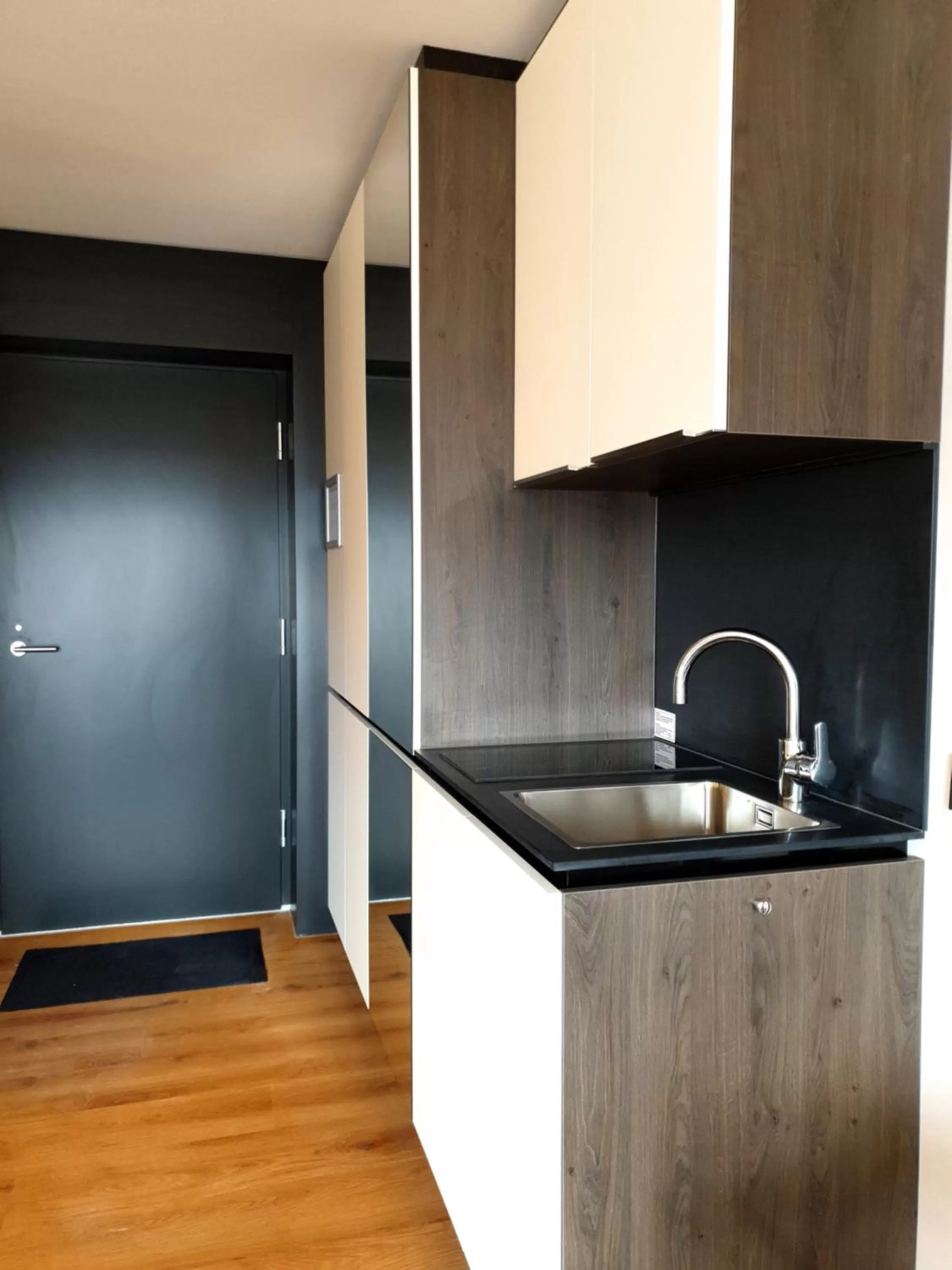 Kitchen or kitchenette, Kitchen/Kitchenette in OY Hotel by WMM Hotels